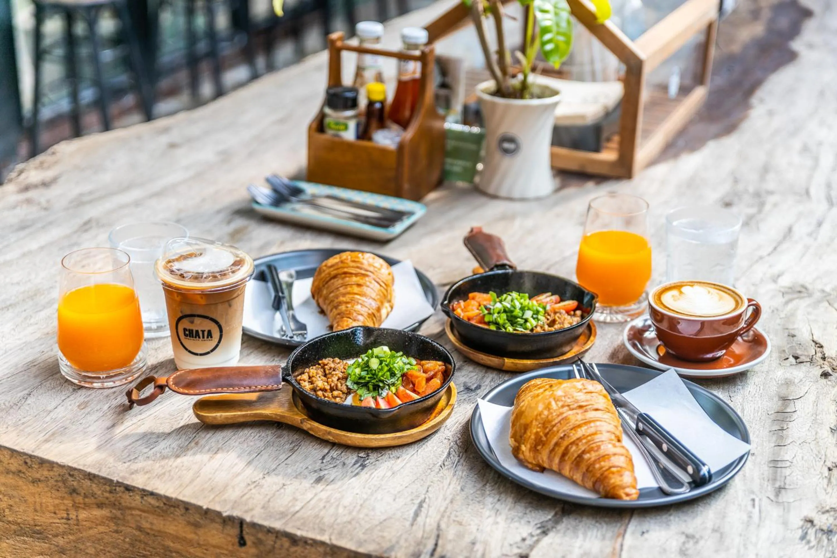 Restaurant/places to eat in Baan 2459 Heritage House