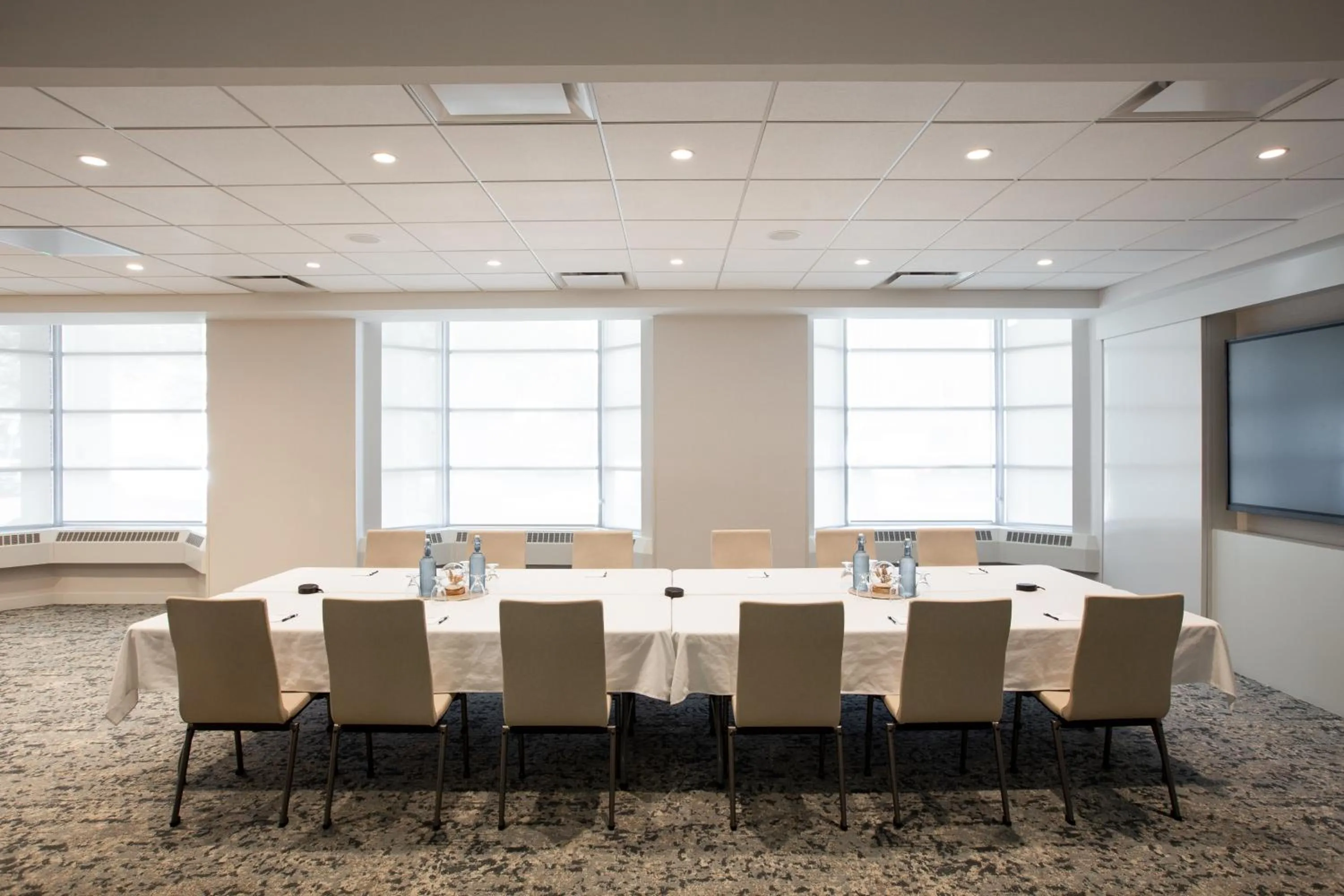 Meeting/conference room in Norwood Hotel
