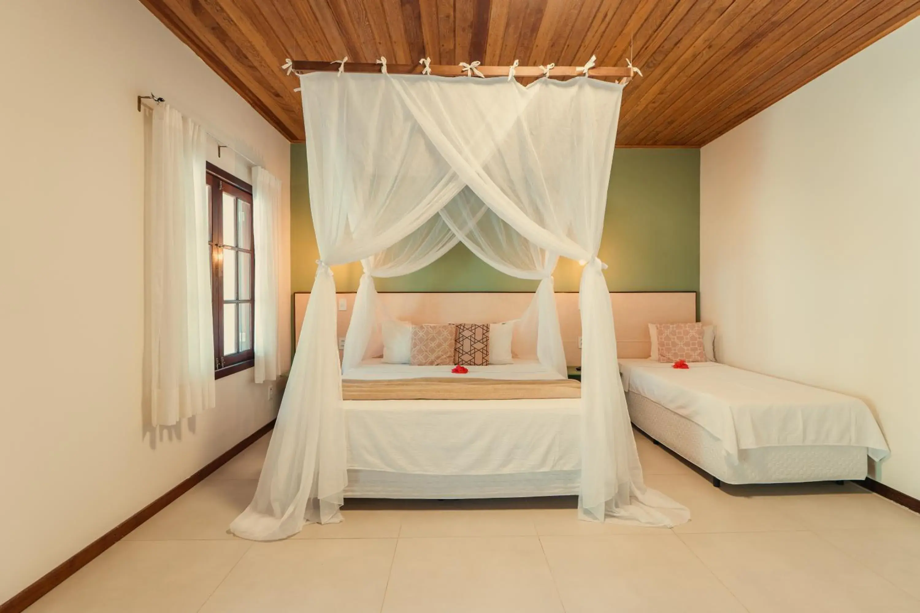 Standard Triple Room 4th beach in Pousada Caeira Standard Triple Room 4th beach in Pousada Caeira