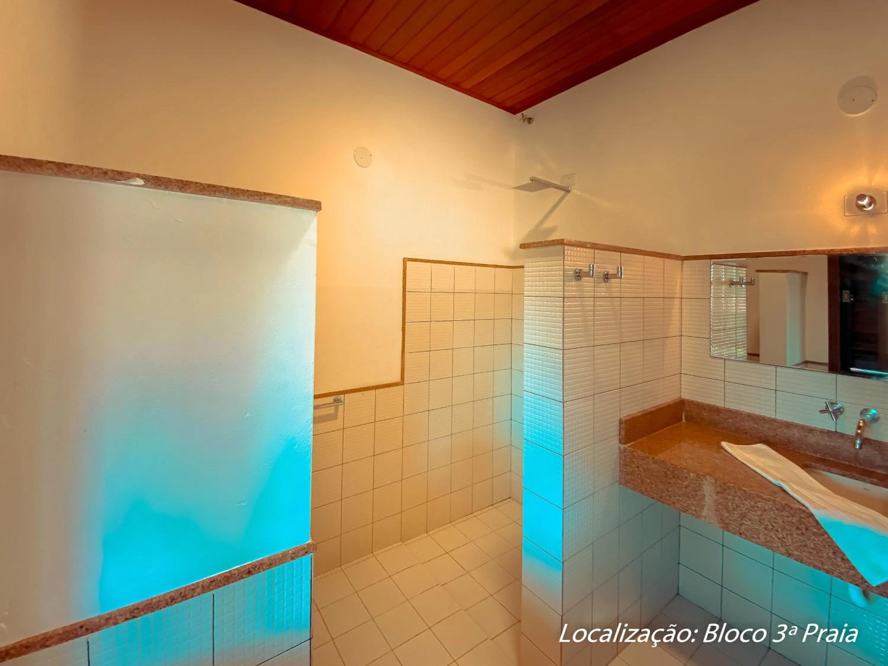 Shower in Pousada Caeira