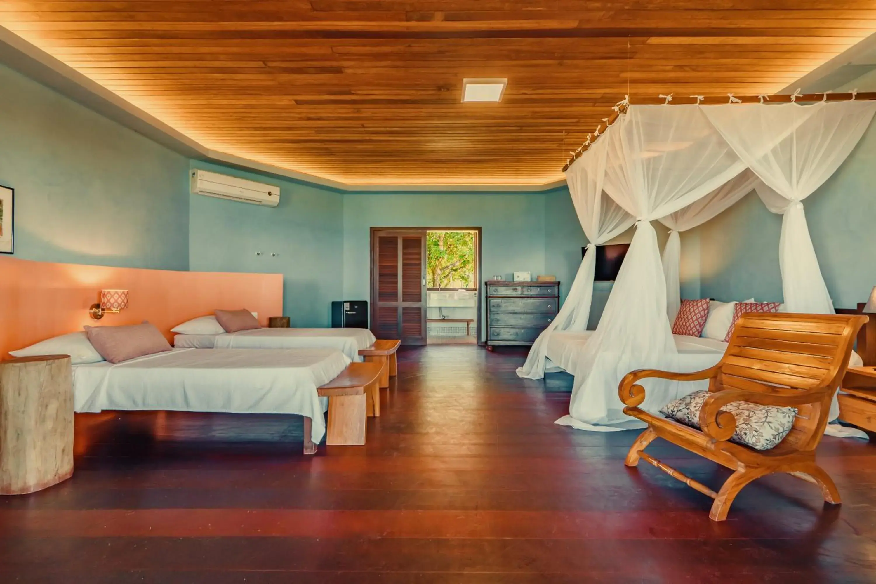 Superior Quadruple Room in Pousada Caeira Superior Quadruple Room in Pousada Caeira