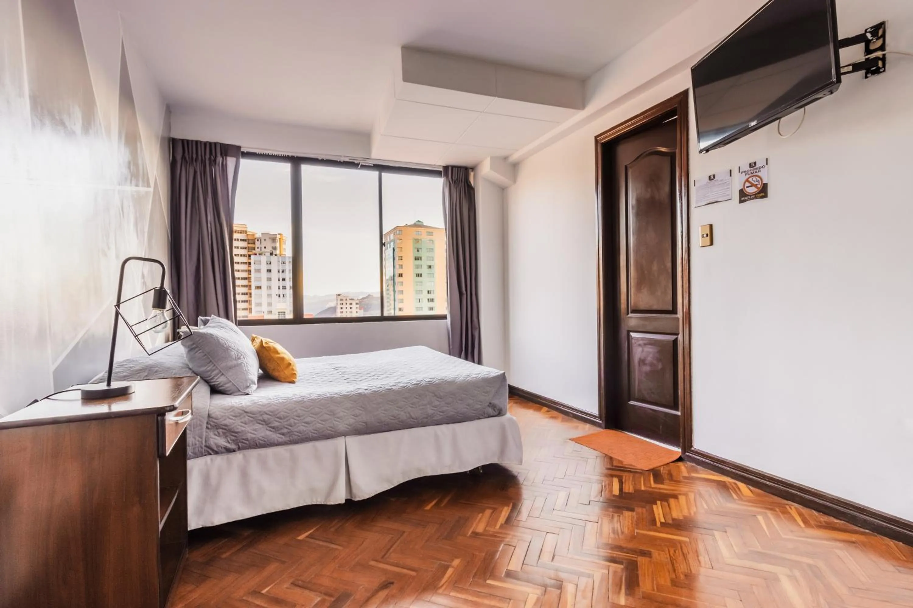 Photo of the whole room, Bed in Elegance Hotel