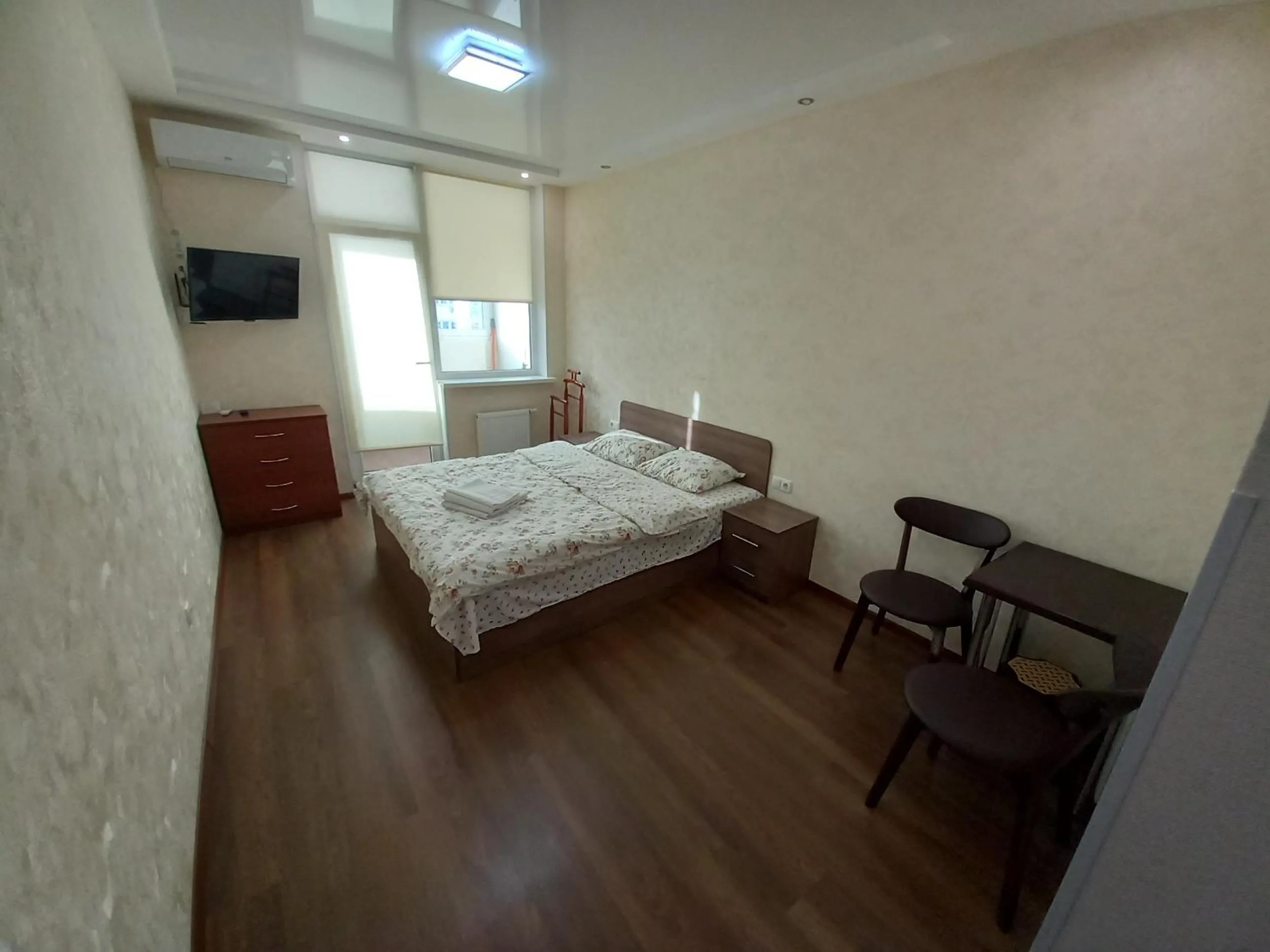 Bed in Smart Apartments Drahomanova 2А