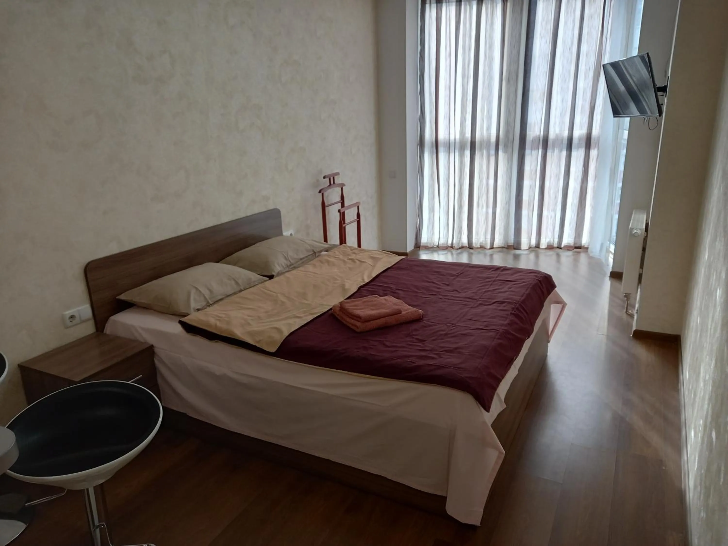 Bed in Smart Apartments Drahomanova 2А