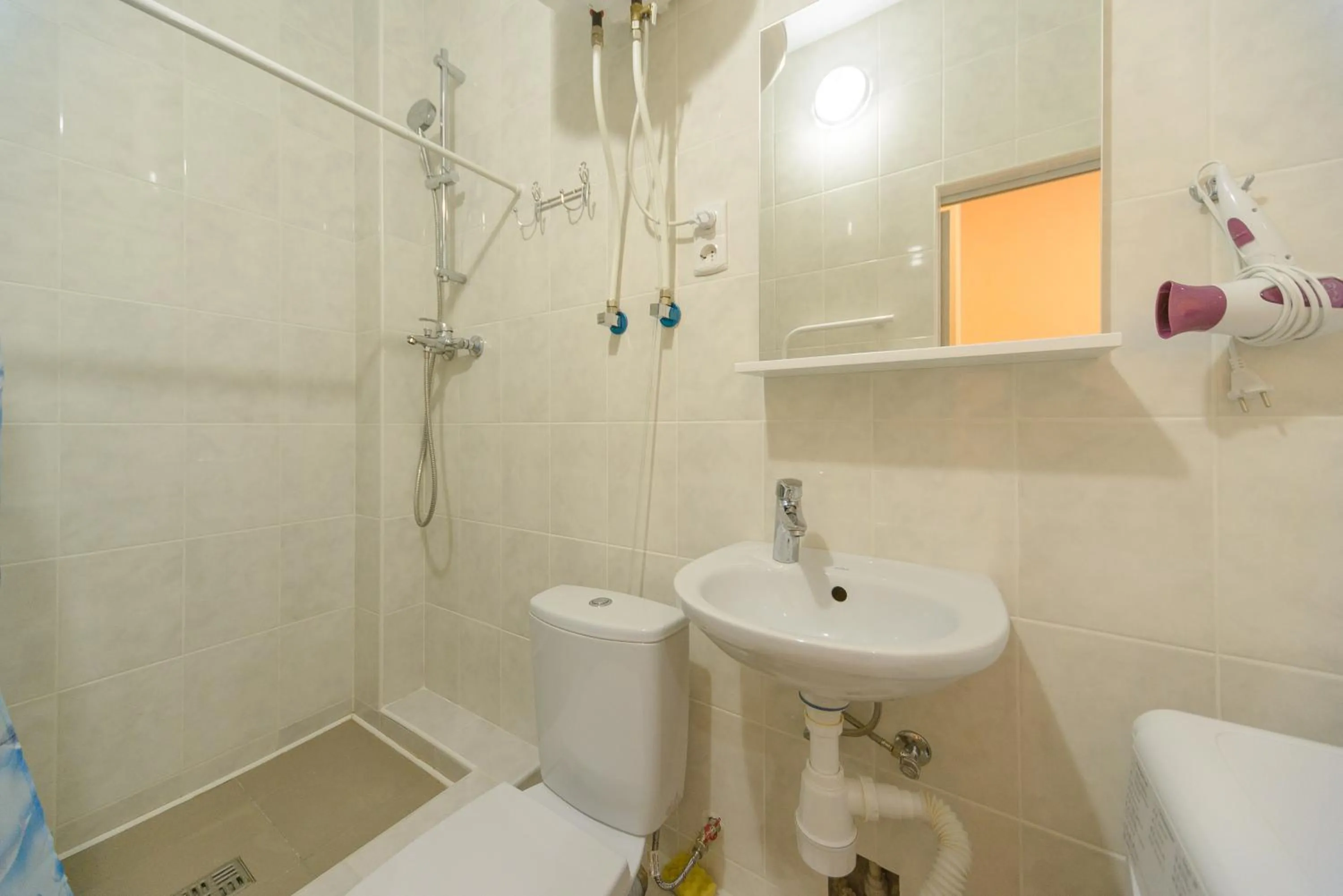 Shower in Smart Apartments Drahomanova 2А