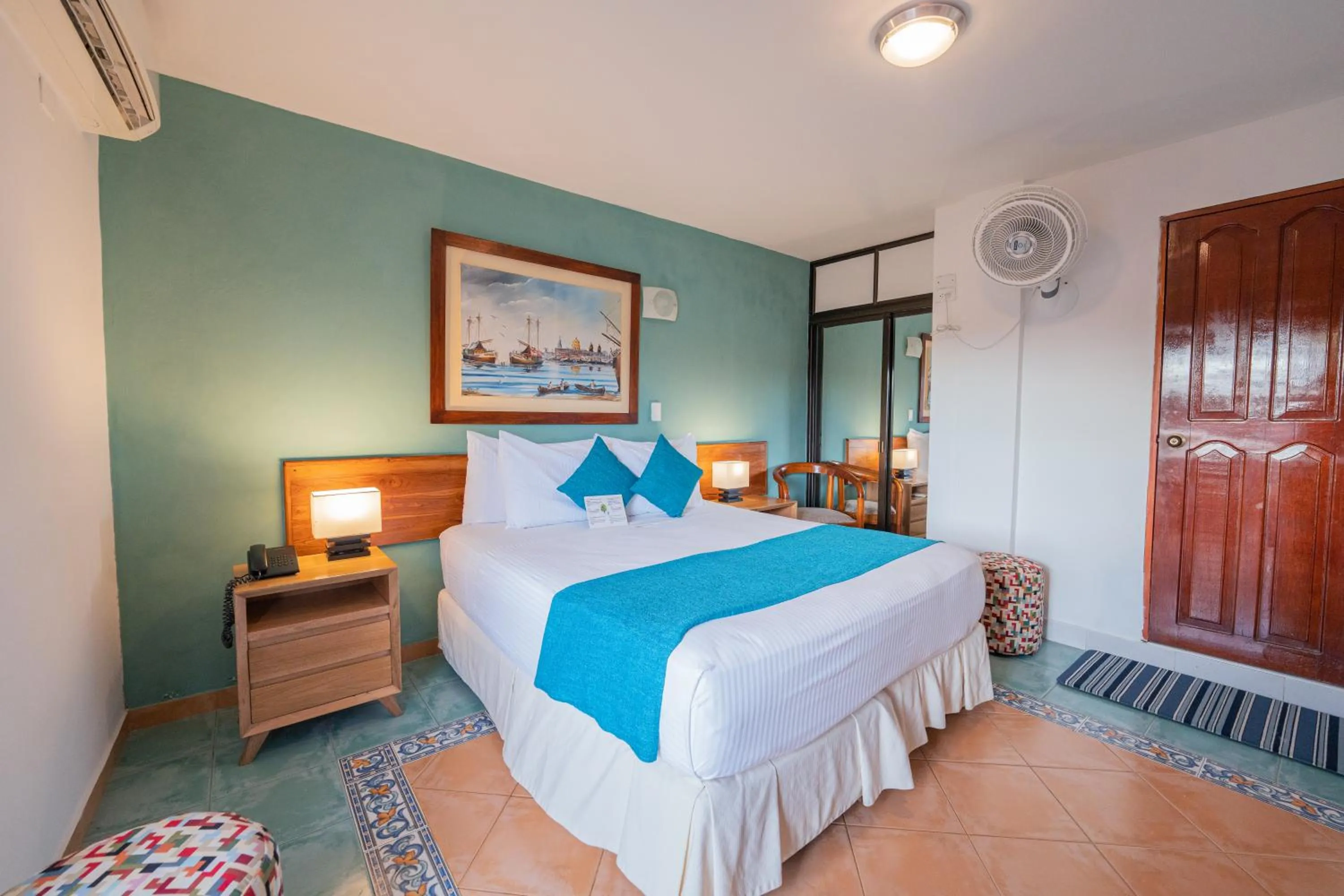 Photo of the whole room, Bed in Hotel 3 Banderas