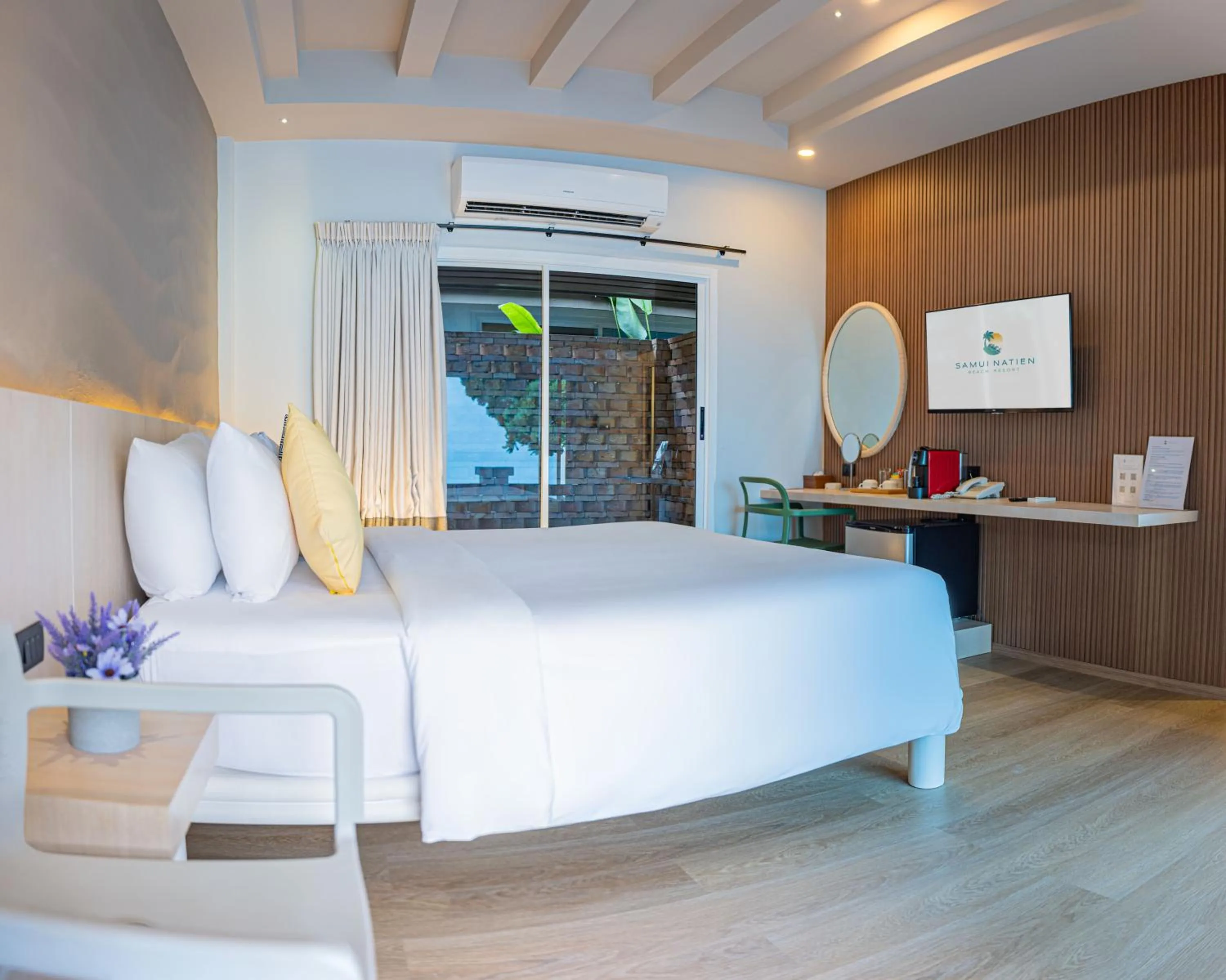 Bed in Samui Natien Resort