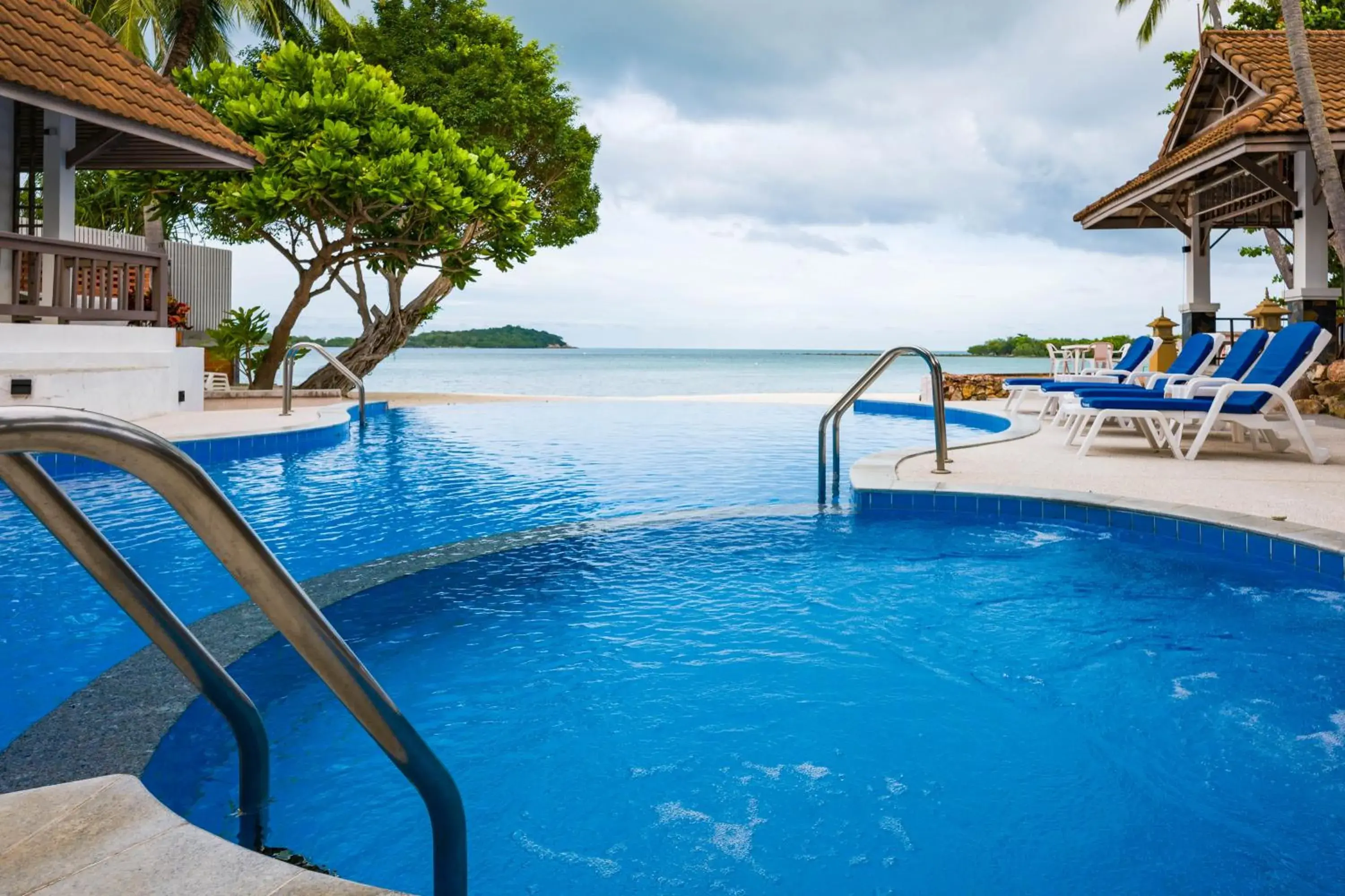 Swimming pool in Samui Natien Resort Swimming pool in Samui Natien Resort