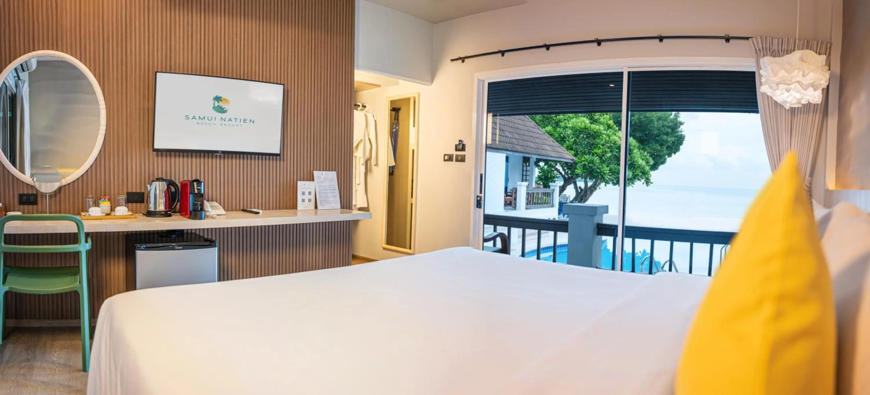 Bed in Samui Natien Resort