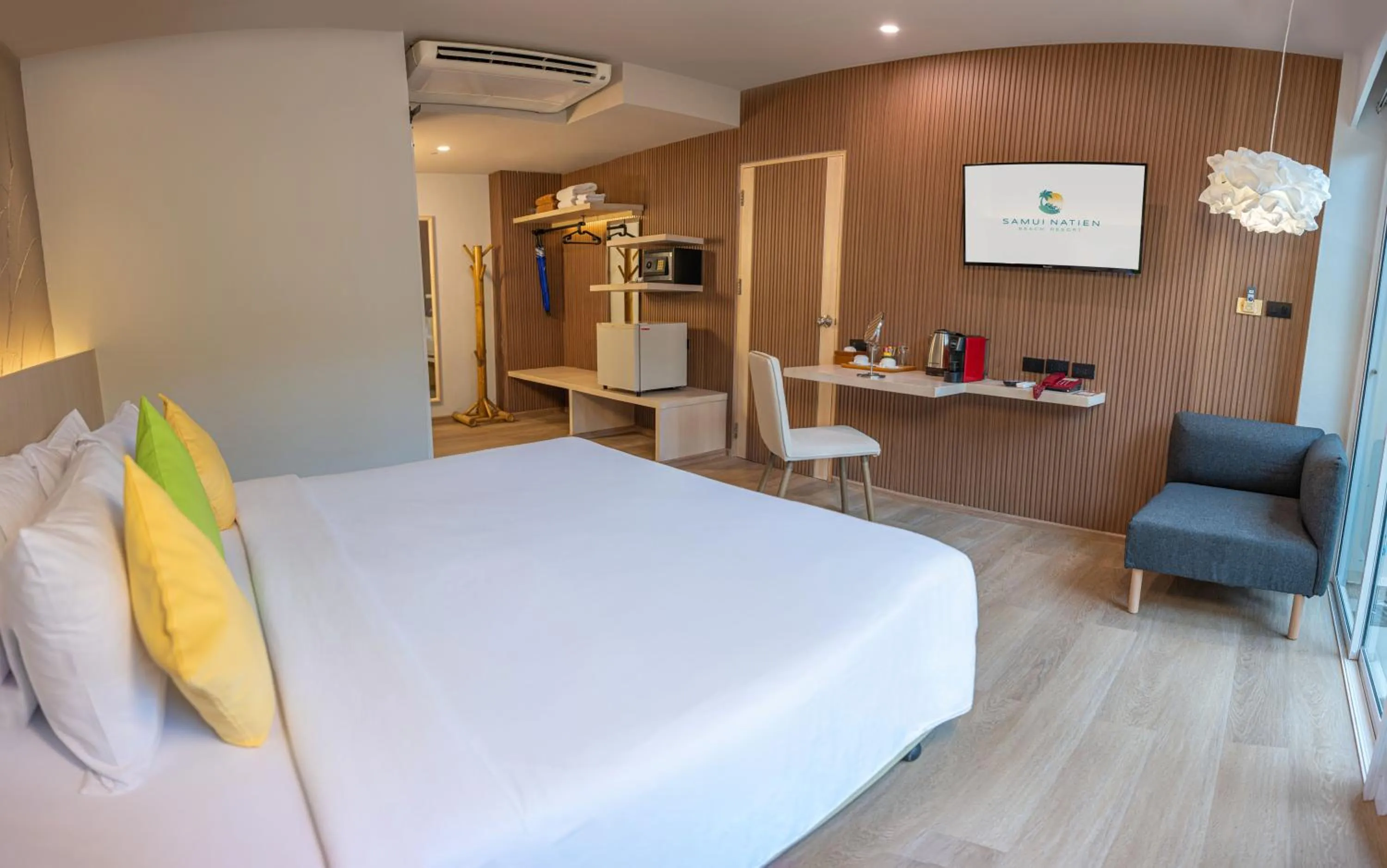 Bed in Samui Natien Resort