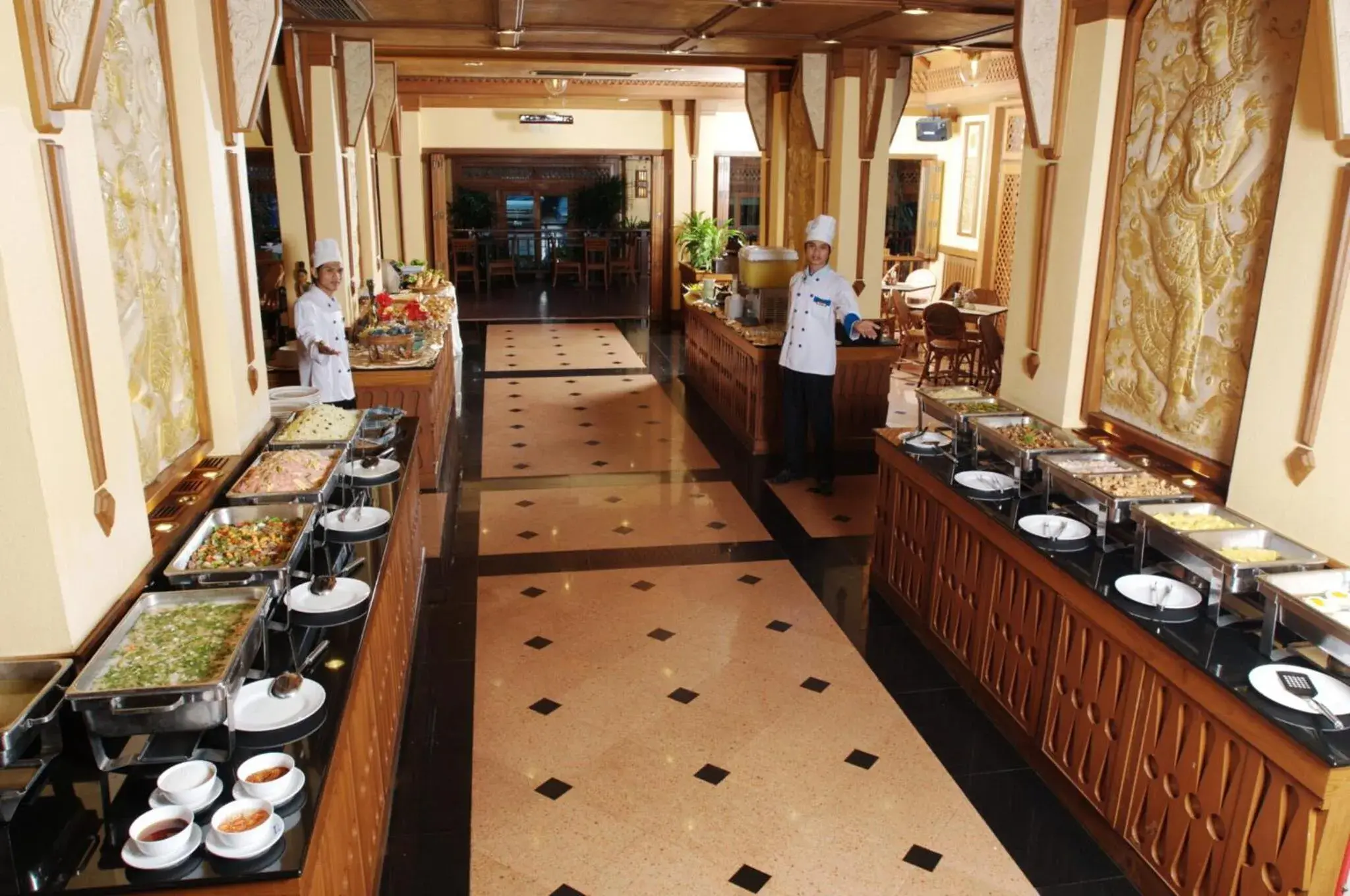 Restaurant/places to eat in Golden Beach Hotel Pattaya Restaurant/places to eat in Golden Beach Hotel Pattaya