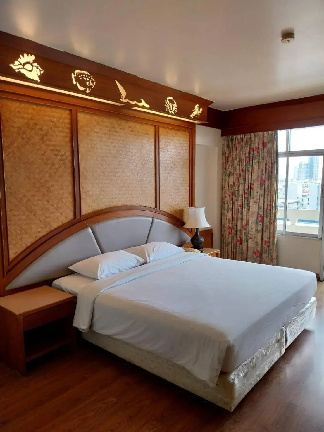 Bed in Golden Beach Hotel Pattaya Bed in Golden Beach Hotel Pattaya