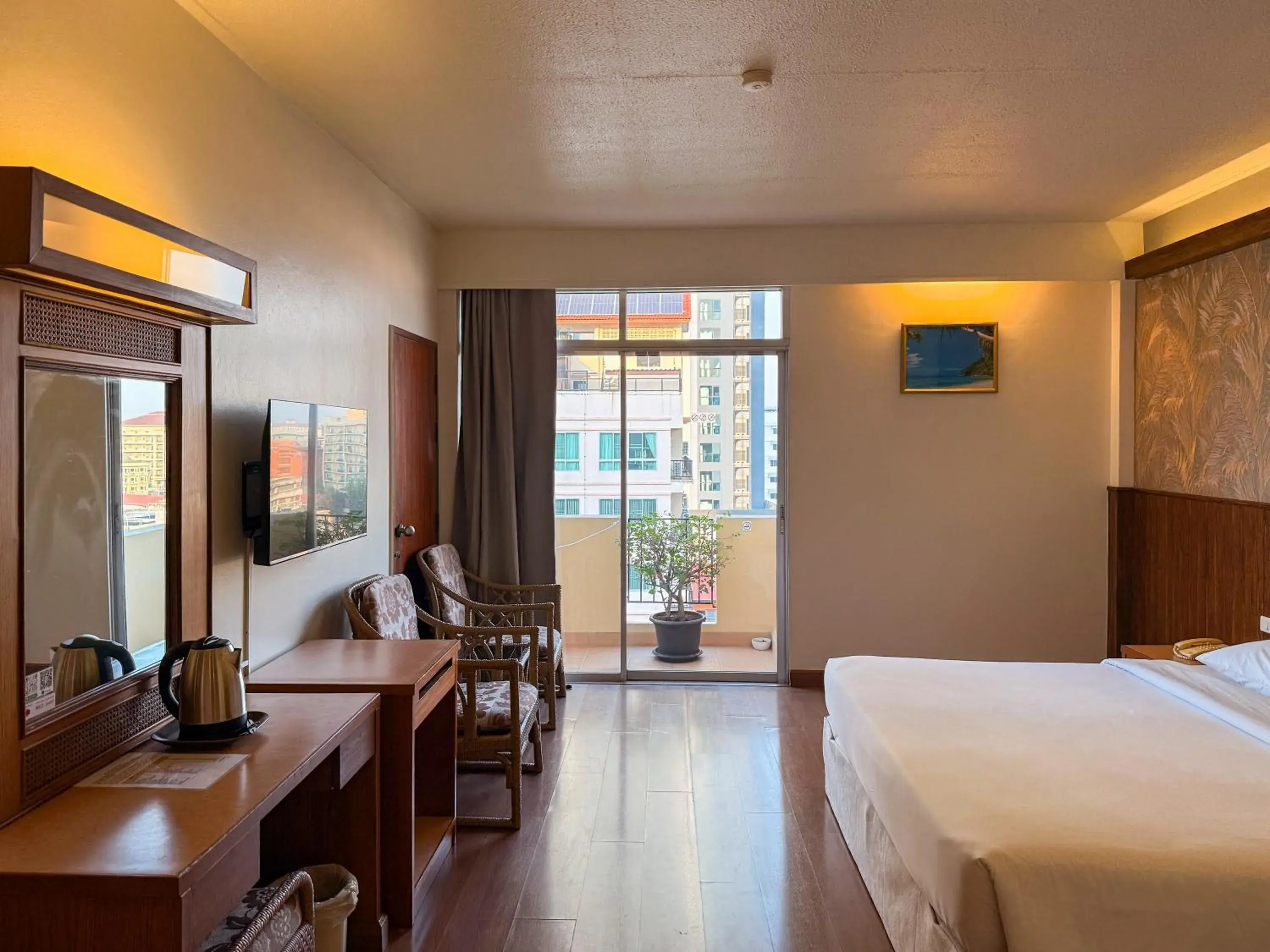 Bed in Golden Beach Hotel Pattaya Bed in Golden Beach Hotel Pattaya