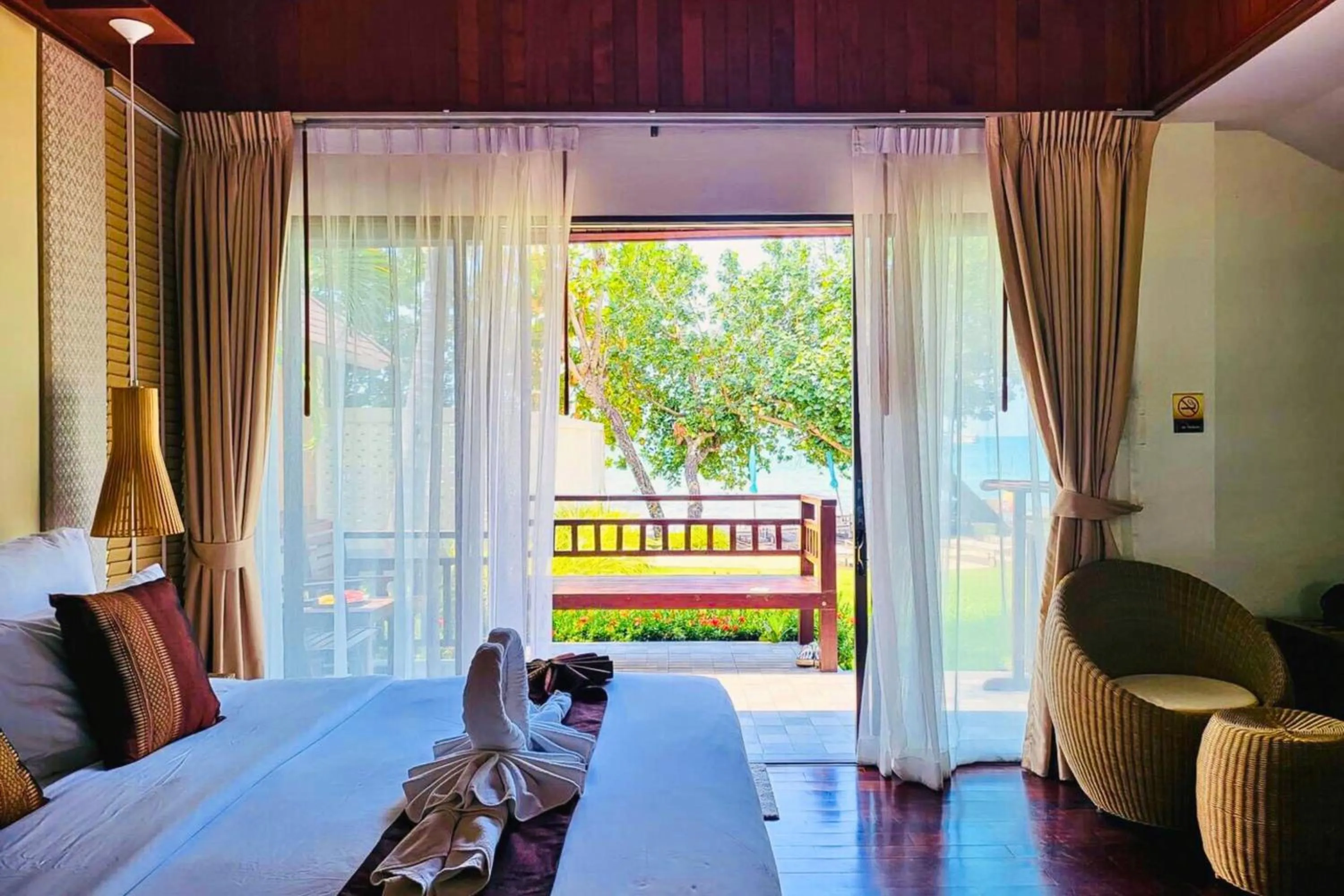 Patio, Bed in Kacha Resort & Spa, Koh Chang