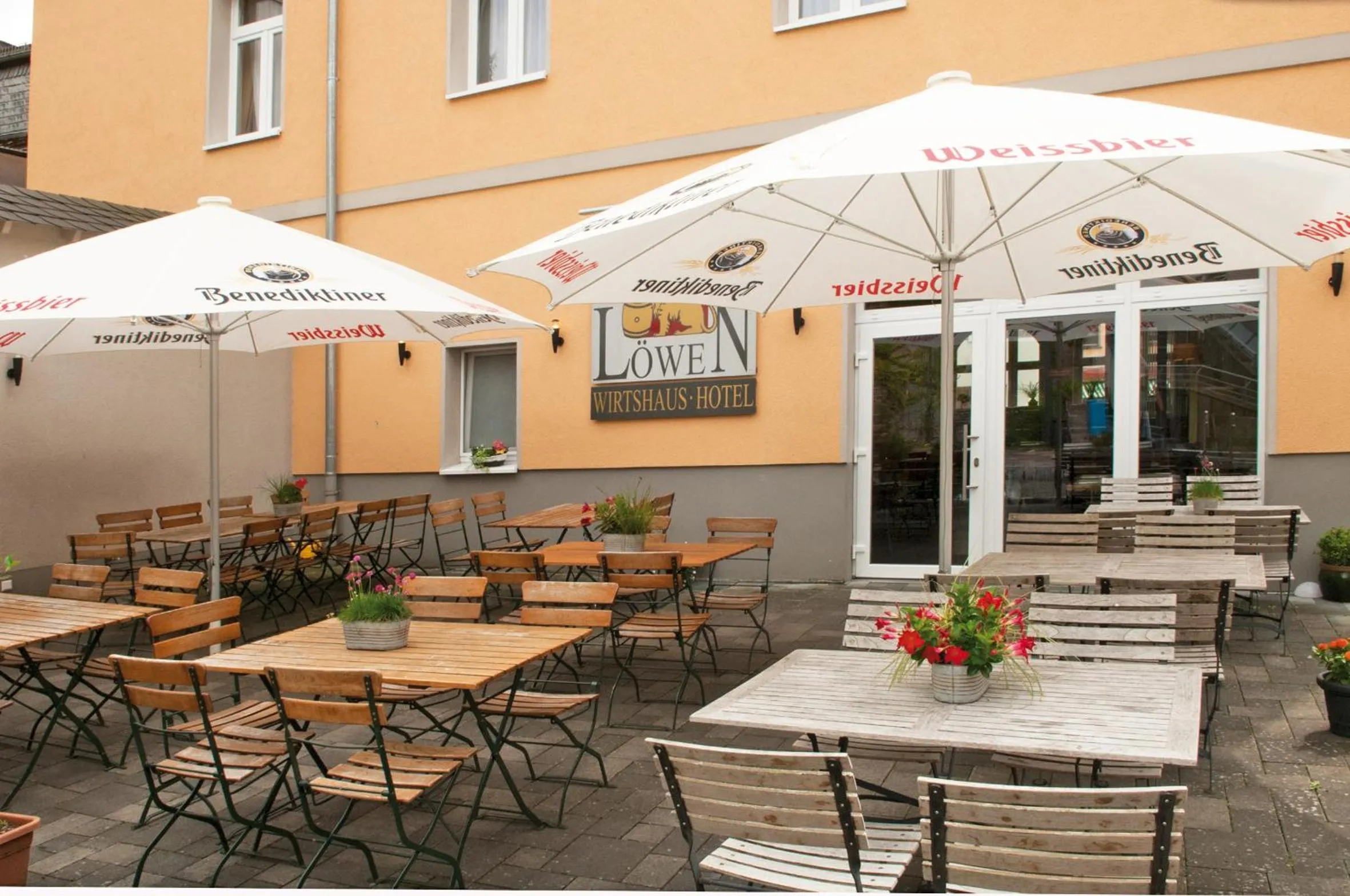 Patio in Hotel Restaurant Nassauer Löwen