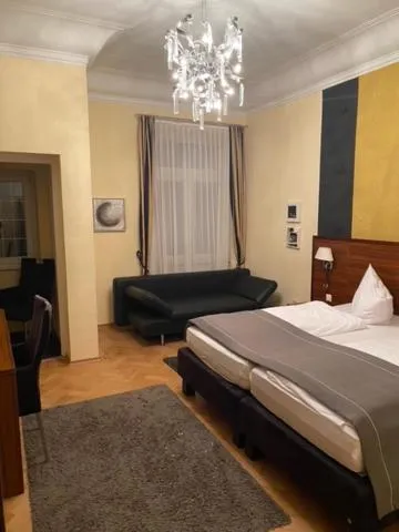 Bed in Hotel Restaurant Nassauer Löwen