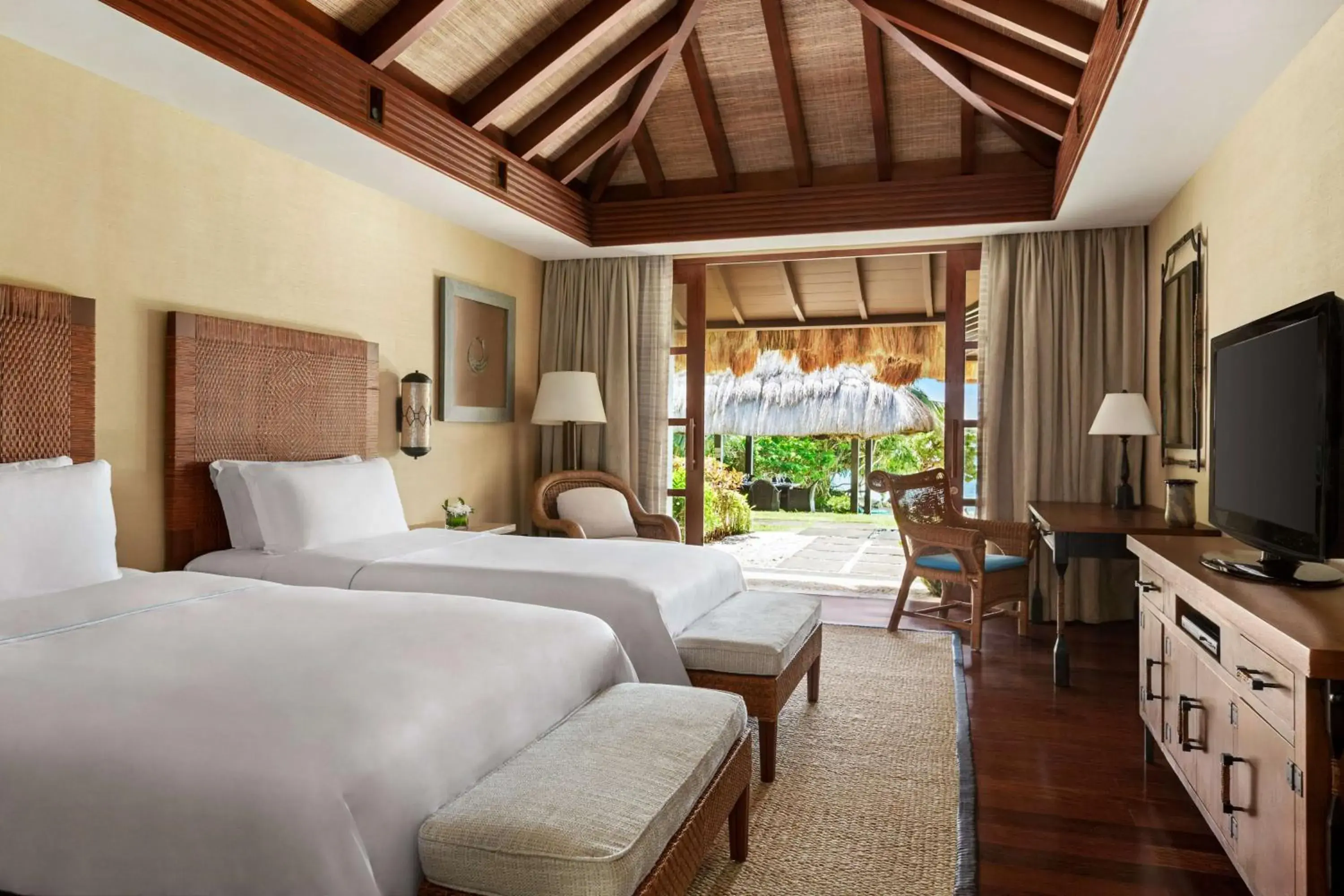 Bedroom, Bed in Shangri-La Boracay Bedroom, Bed in Shangri-La Boracay