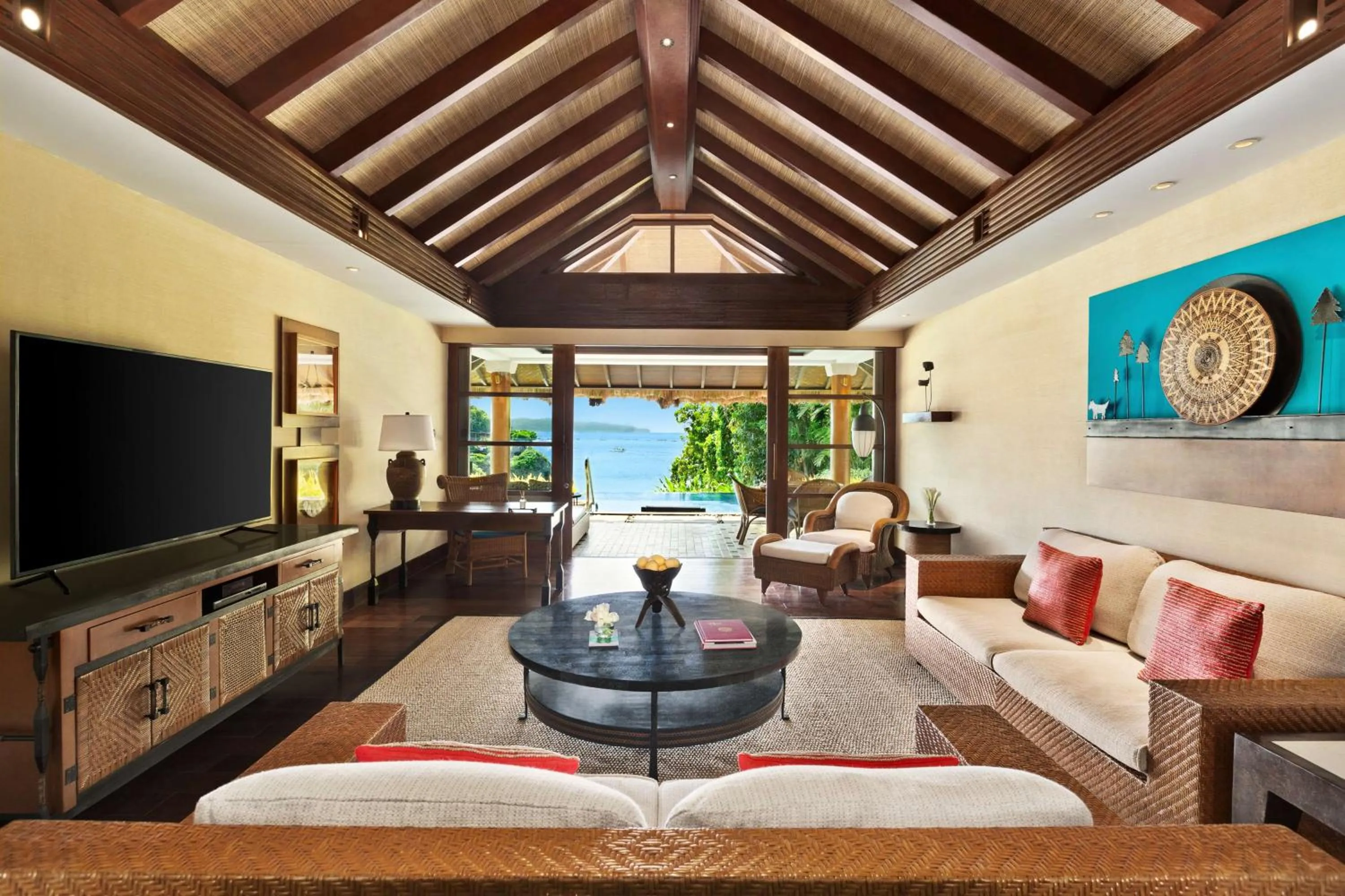 Photo of the whole room in Shangri-La Boracay