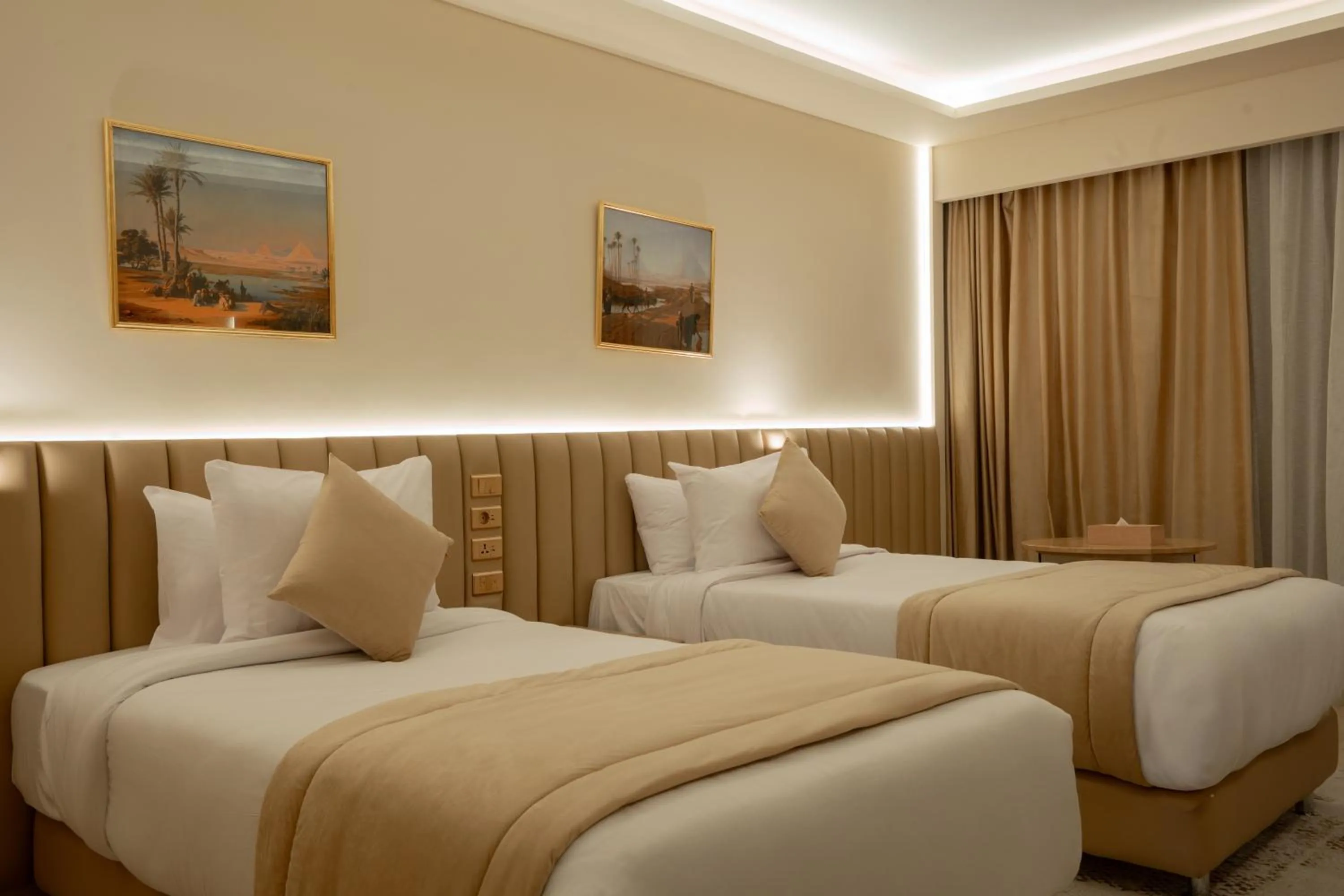 Bedroom, Bed in Pyramids Park Resort Cairo