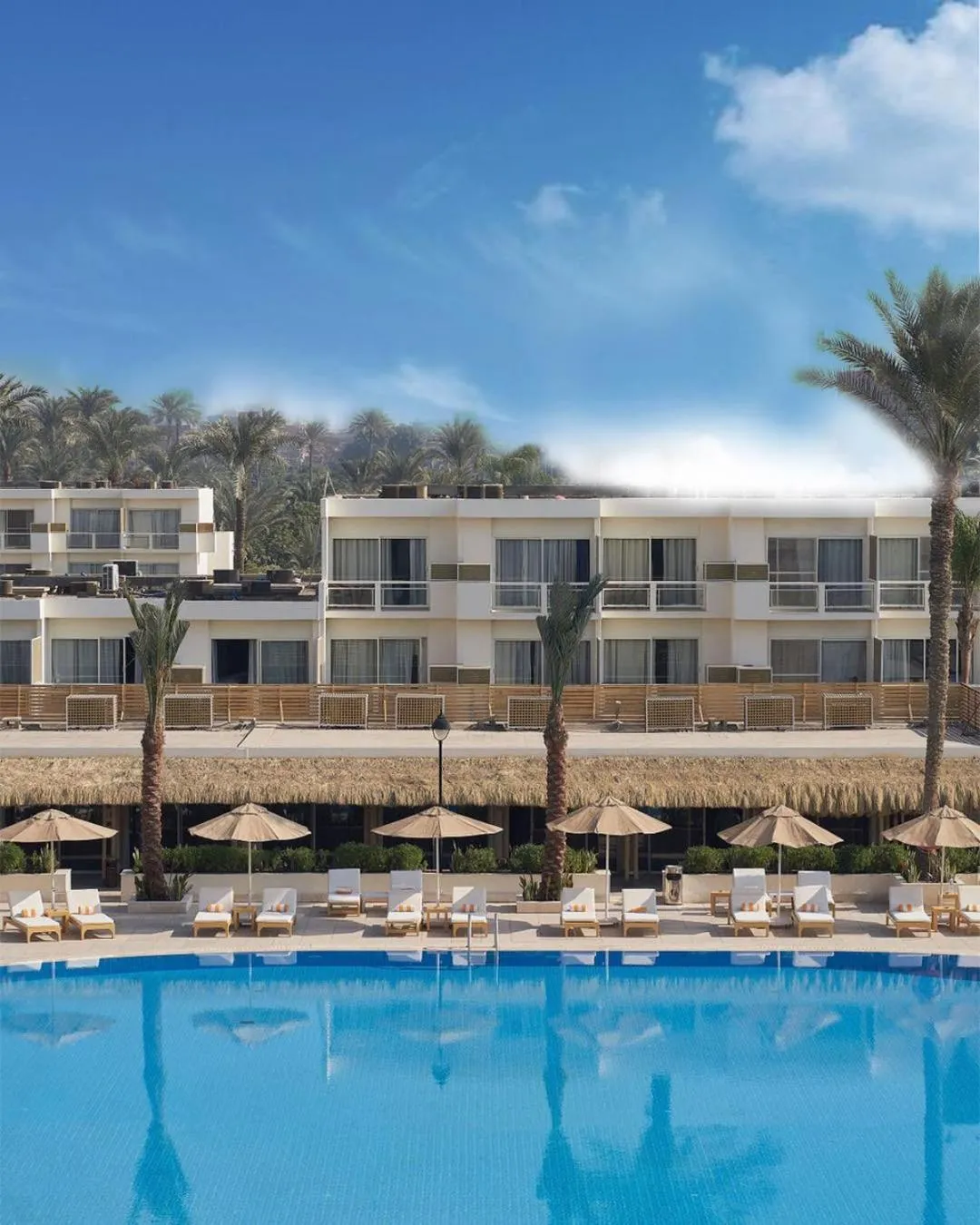 Swimming pool in Pyramids Park Resort Cairo