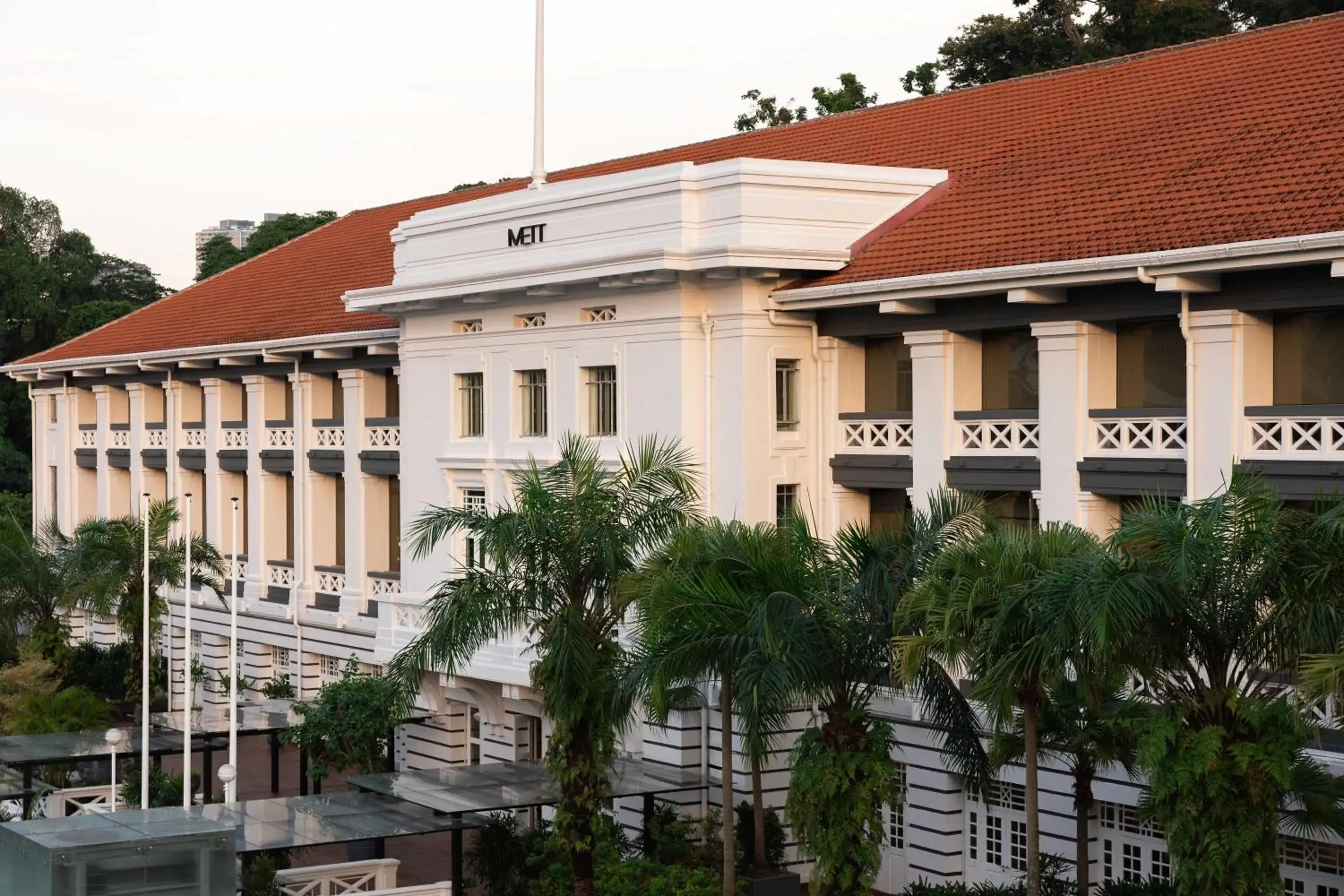 Property building in METT Singapore Property building in METT Singapore