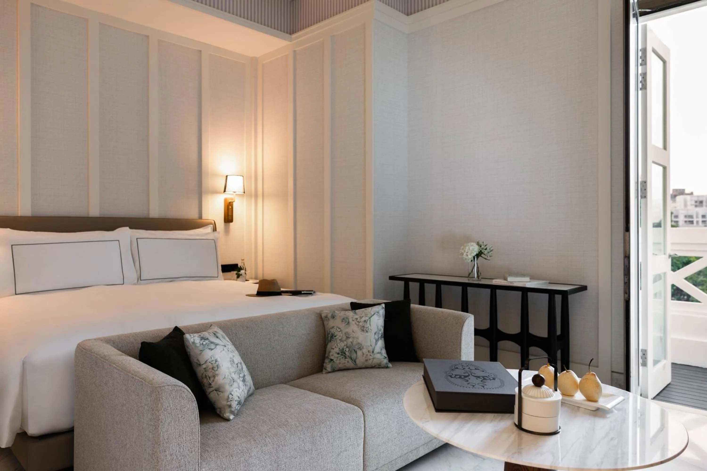 Photo of the whole room, Bed in METT Singapore