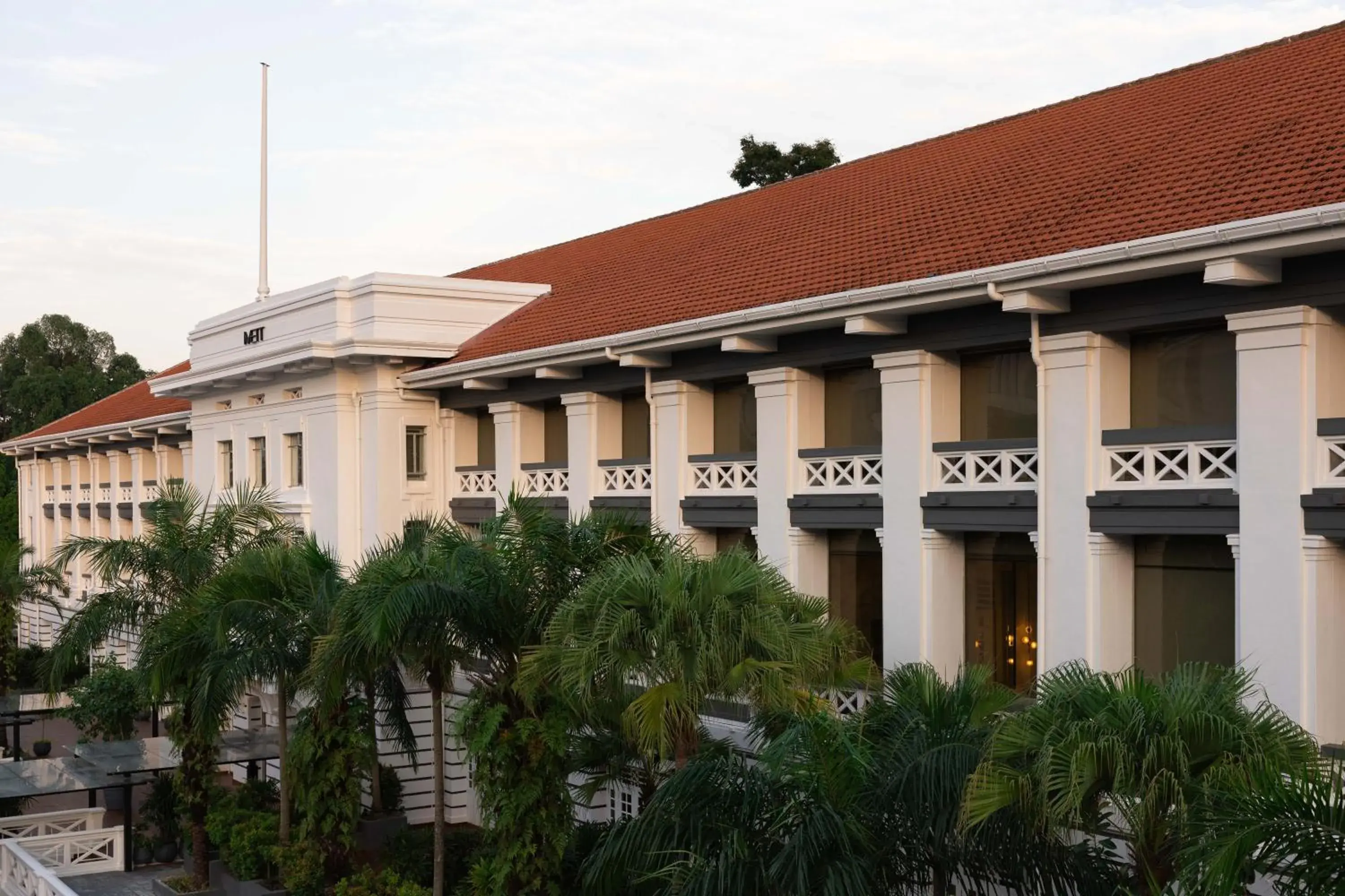 Property building in METT Singapore Property building in METT Singapore