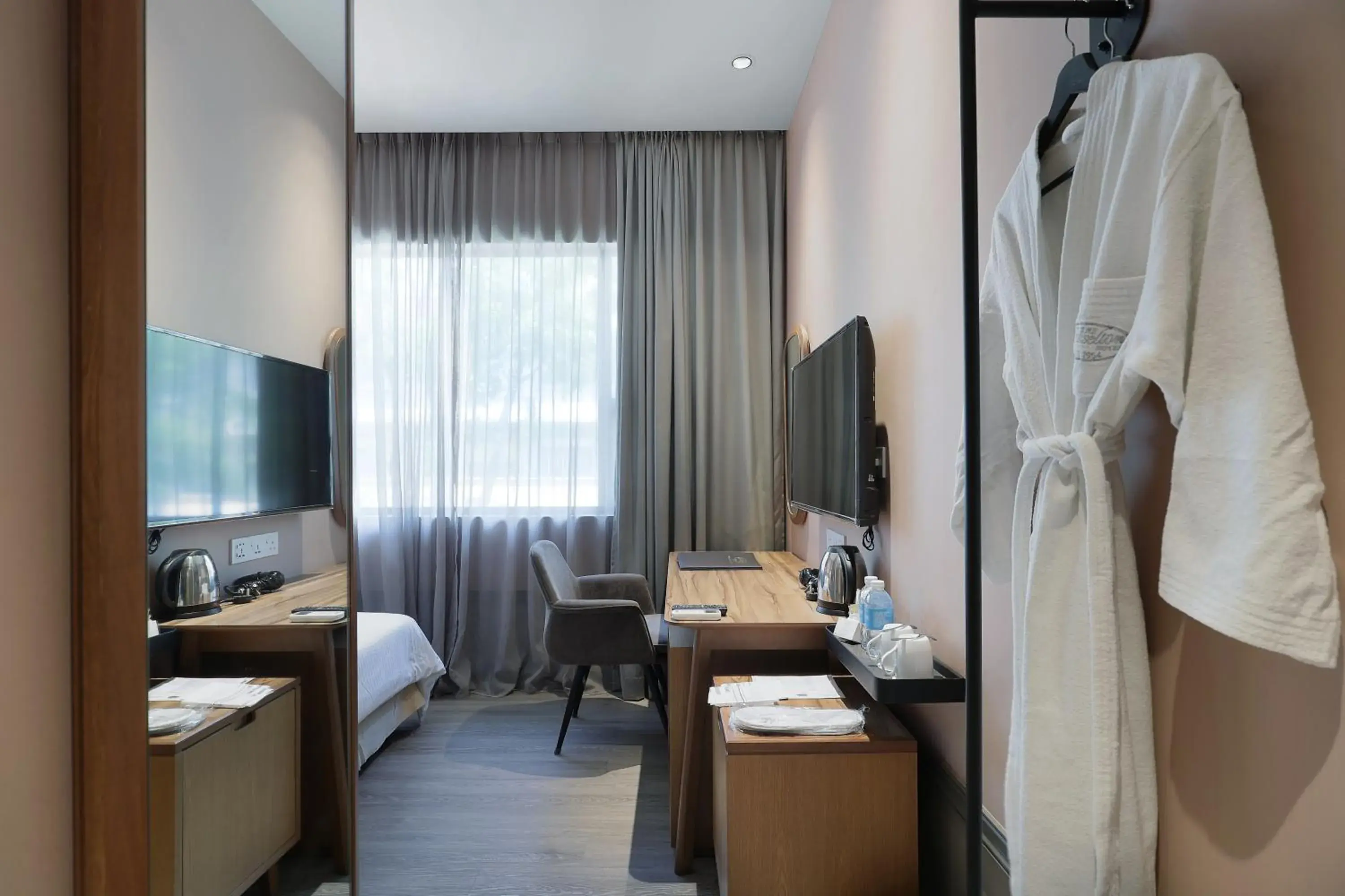 Photo of the whole room, Bed in The Jesselton Hotel Photo of the whole room, Bed in The Jesselton Hotel