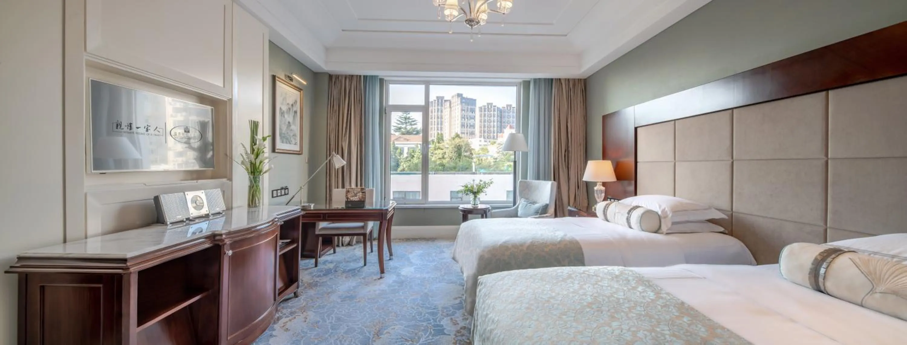 Bed in Qingdao Seaview Garden Hotel