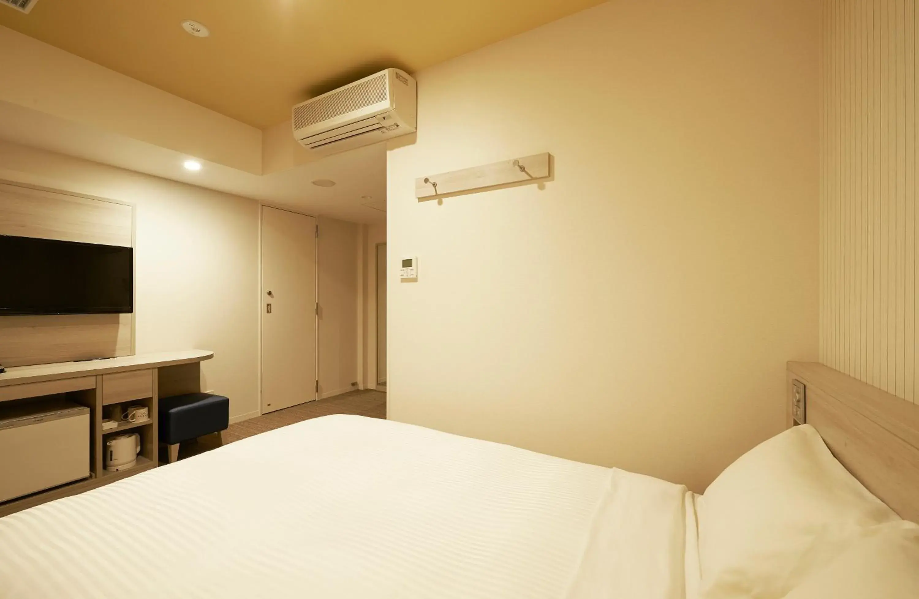 Photo of the whole room, Bed in Sotetsu Fresa Inn Ginza Sanchome Photo of the whole room, Bed in Sotetsu Fresa Inn Ginza Sanchome