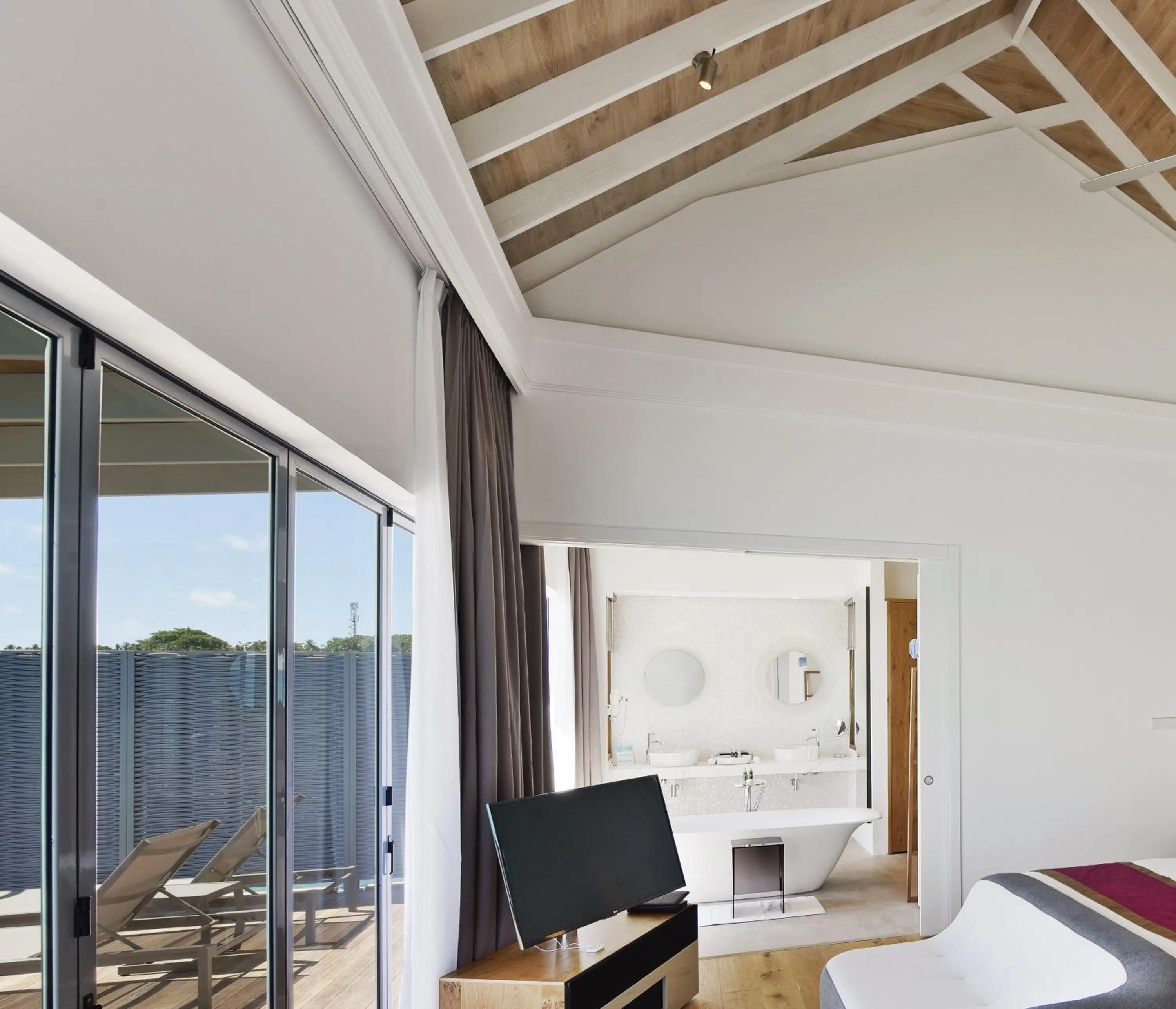 Bathroom, Bed in Kuramathi Maldives