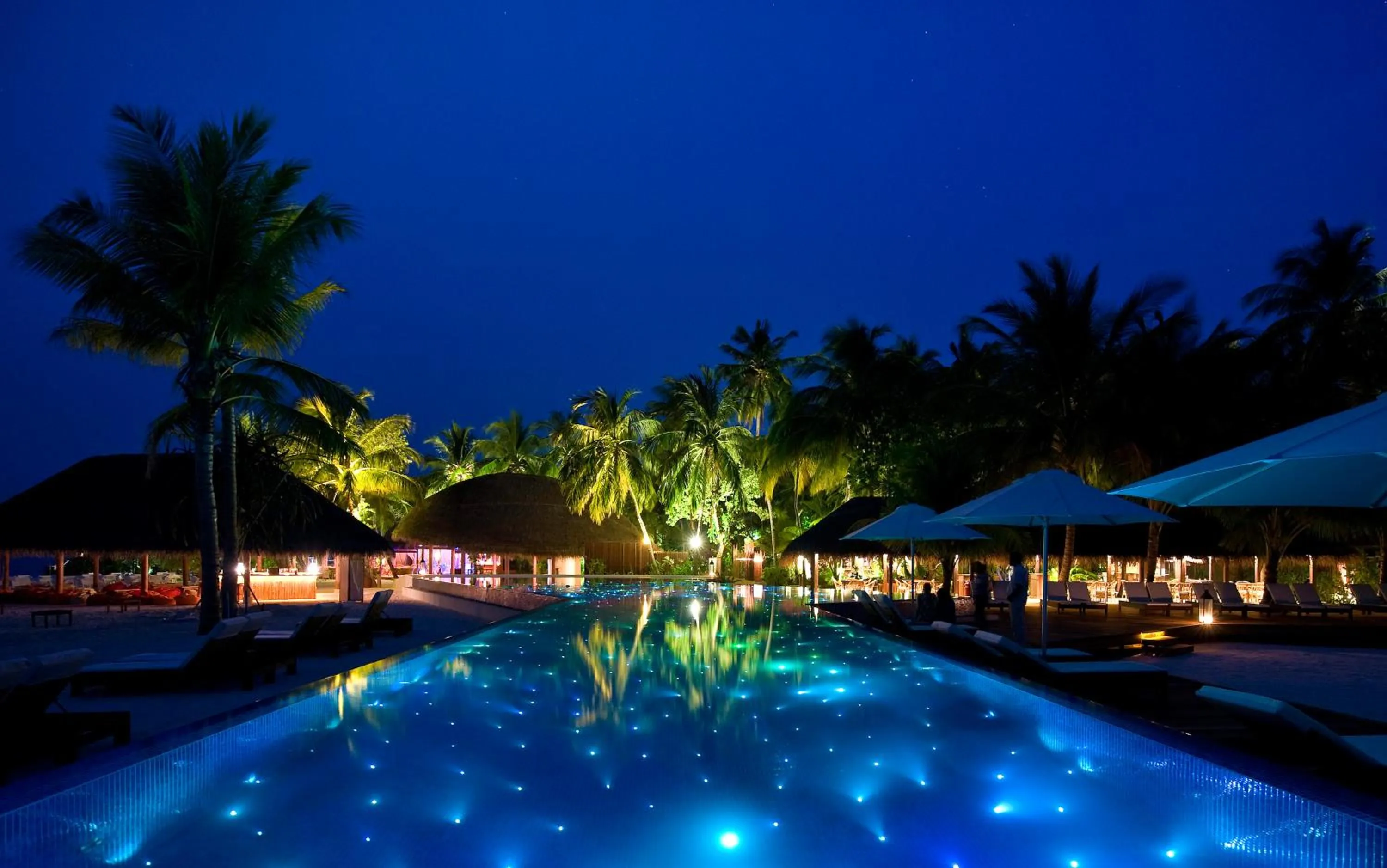 Swimming pool in Kuramathi Maldives