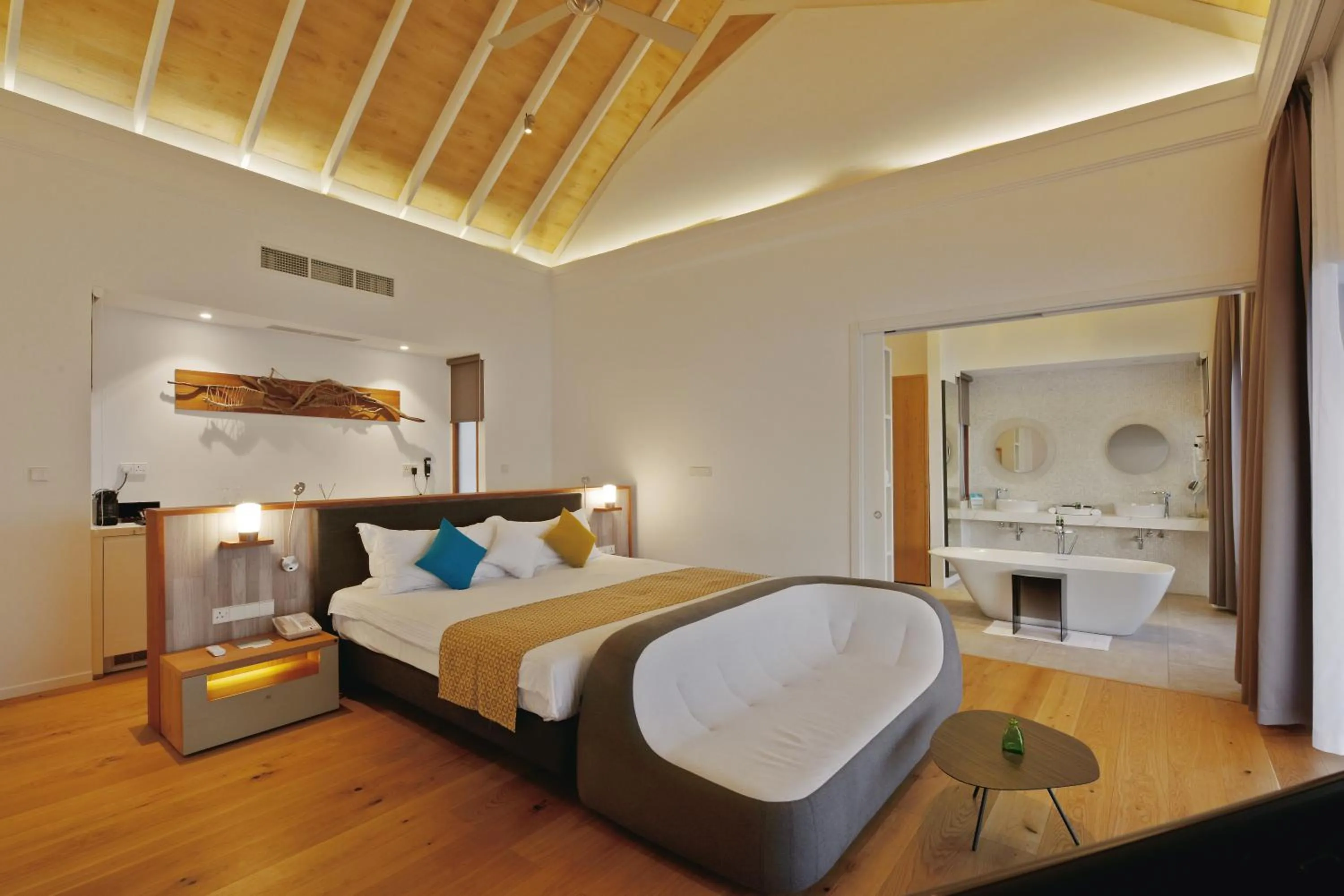 Bedroom, Bed in Kuramathi Maldives