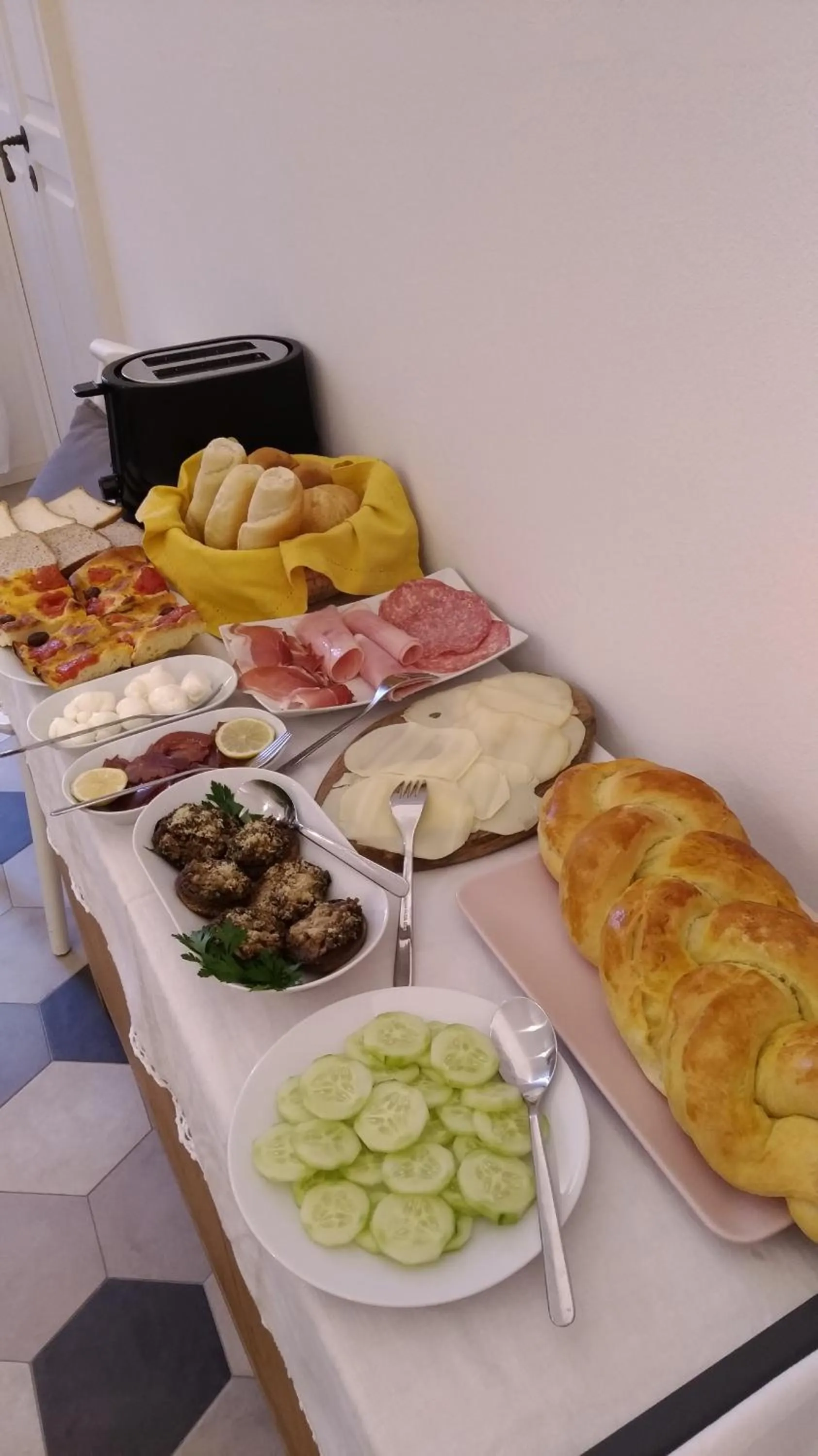 Buffet breakfast in FONTEblu B&B