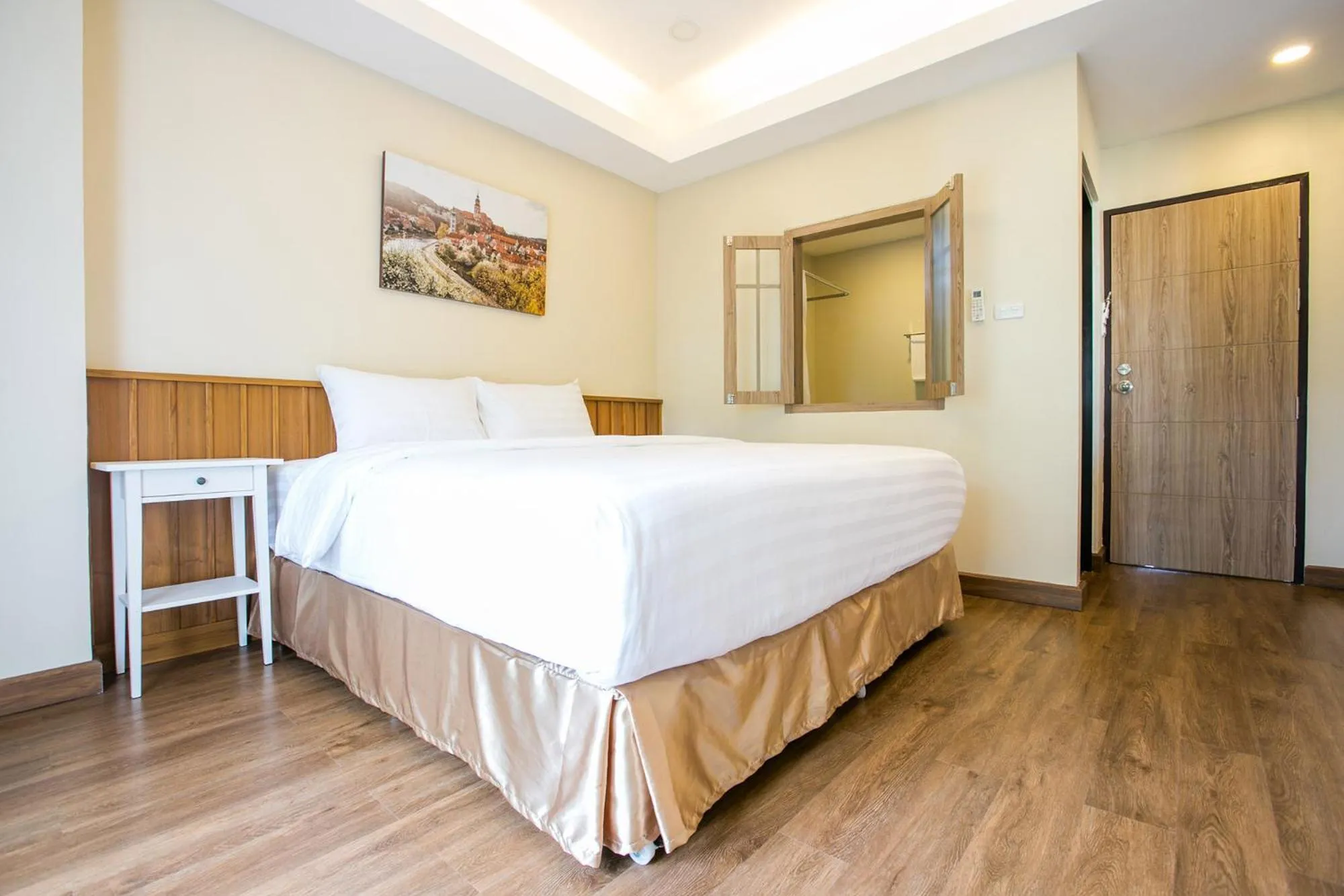 Bed in Chamnan Residence