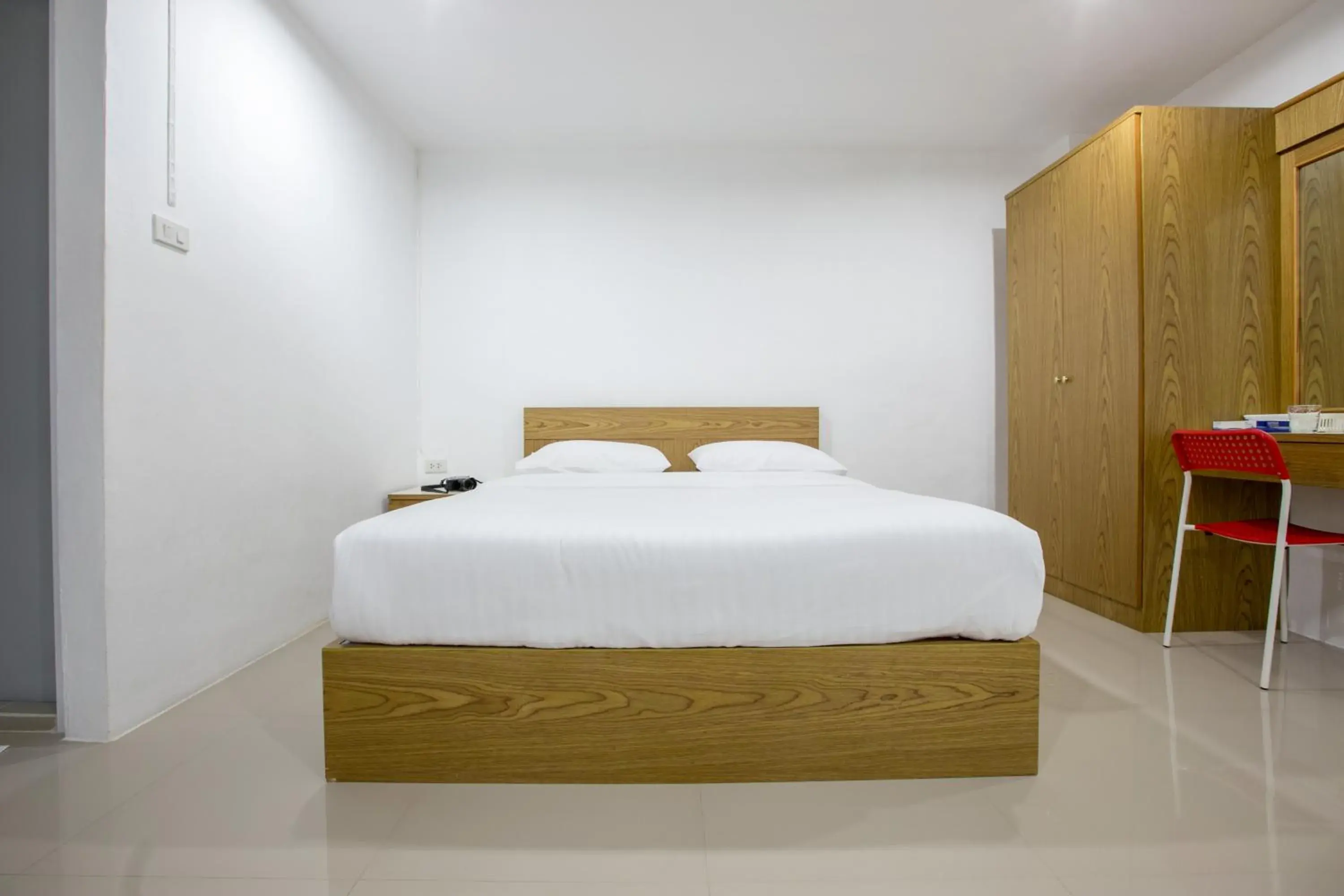 Standard Double Room - Non-Smoking in Chamnan Residence Standard Double Room - Non-Smoking in Chamnan Residence