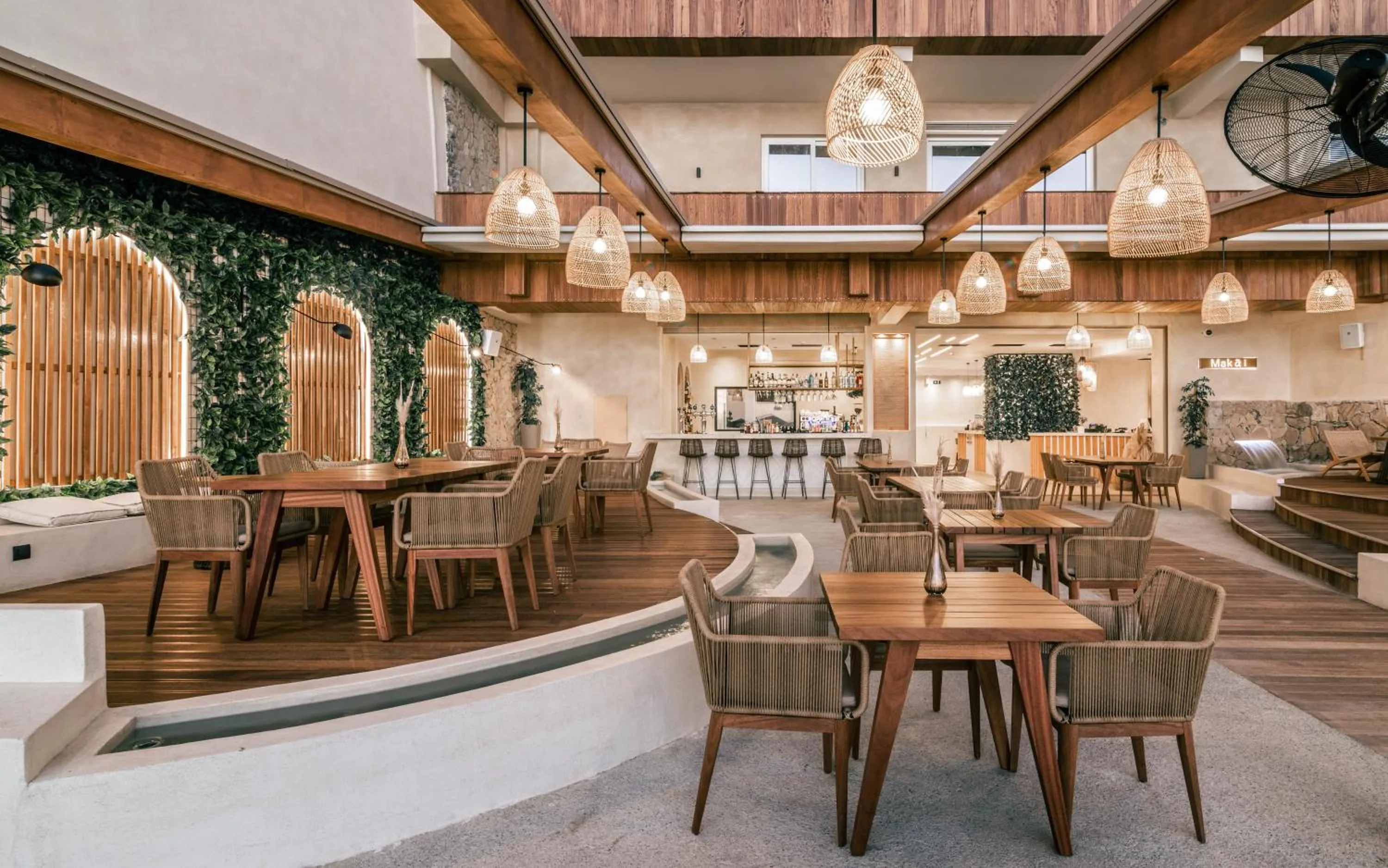 Restaurant/places to eat in Alexandra Beach Resort & Spa