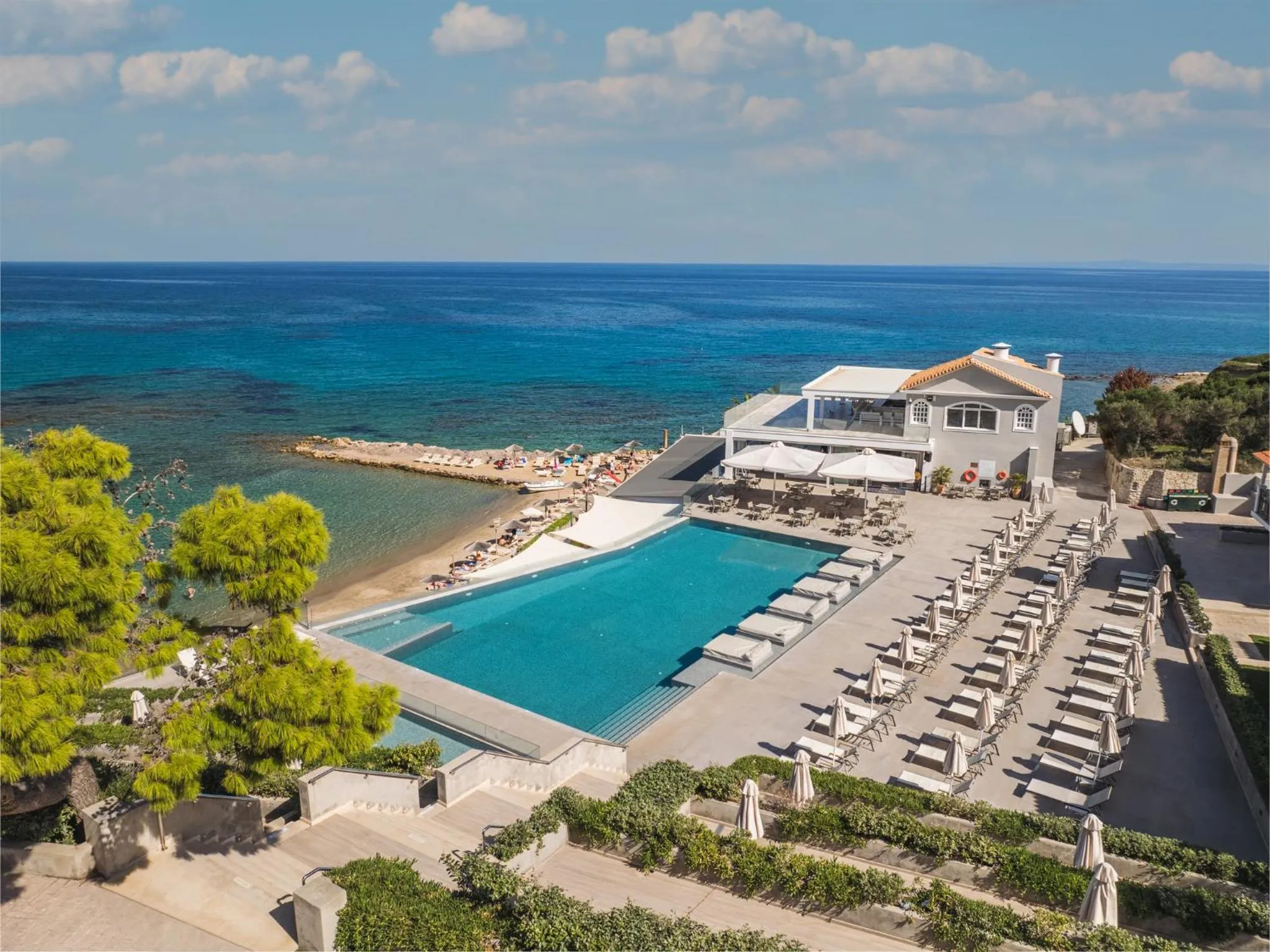 Property building in Alexandra Beach Resort & Spa