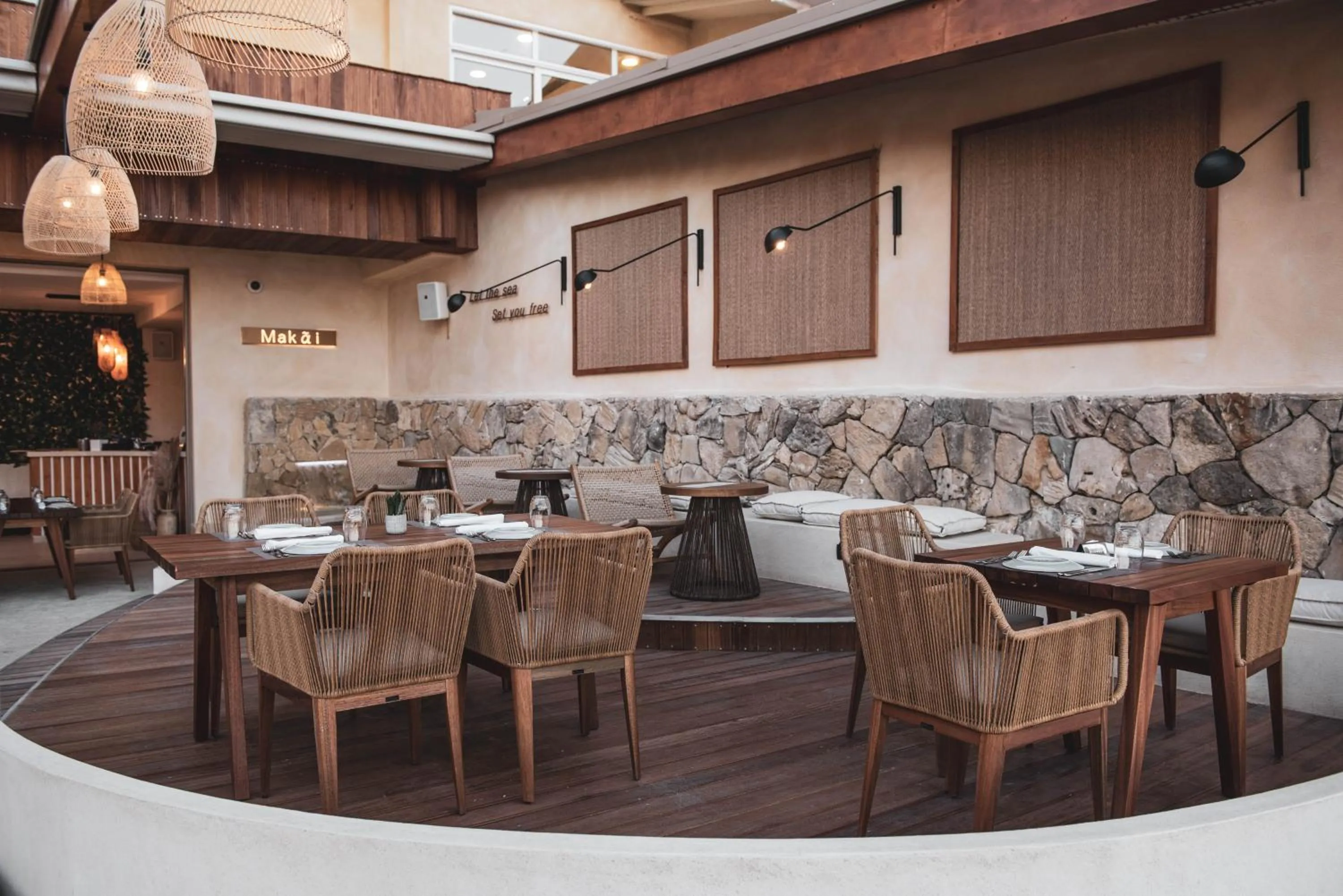 Restaurant/places to eat in Alexandra Beach Resort & Spa