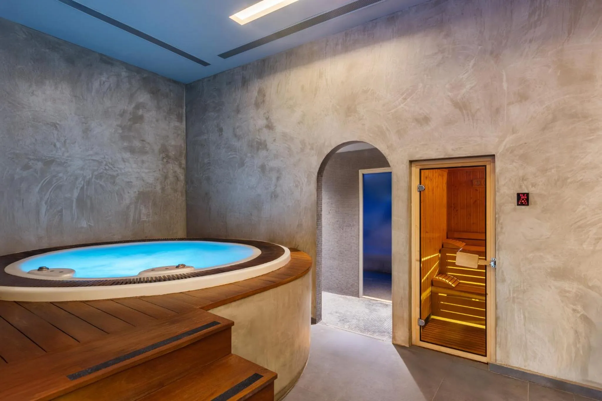 Hot Tub in Alexandra Beach Resort & Spa