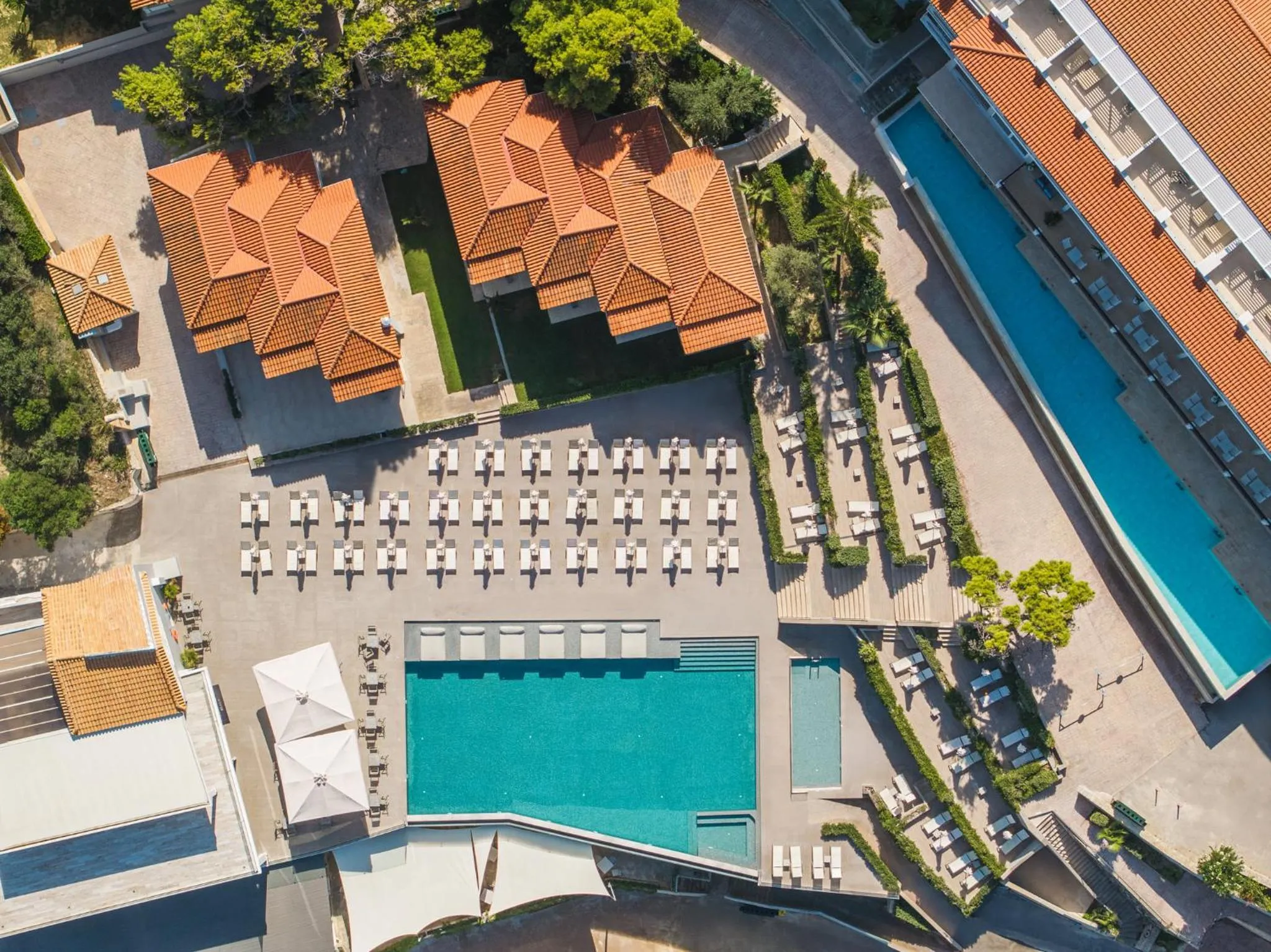 Property building in Alexandra Beach Resort & Spa