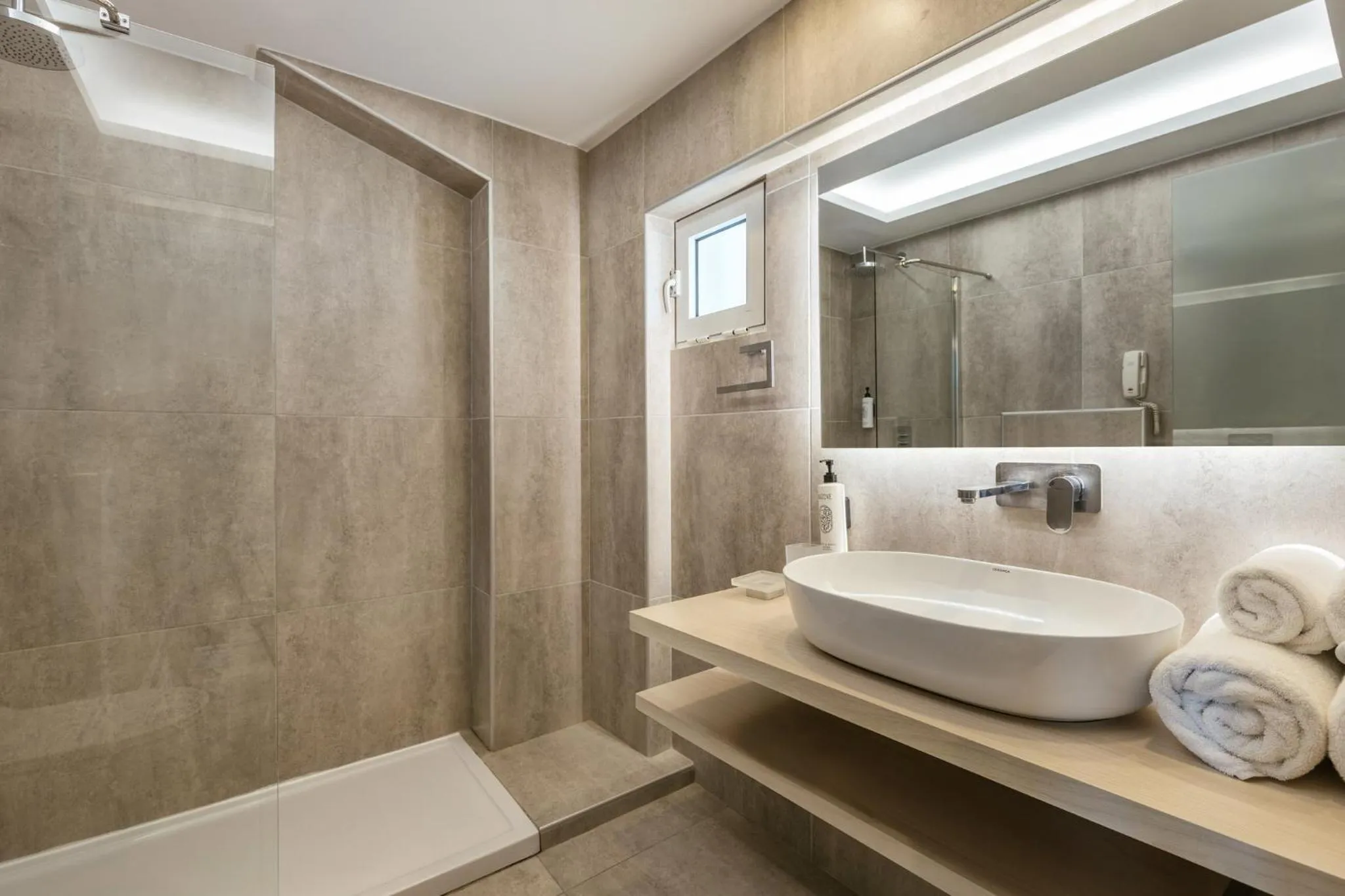 Shower in Alexandra Beach Resort & Spa