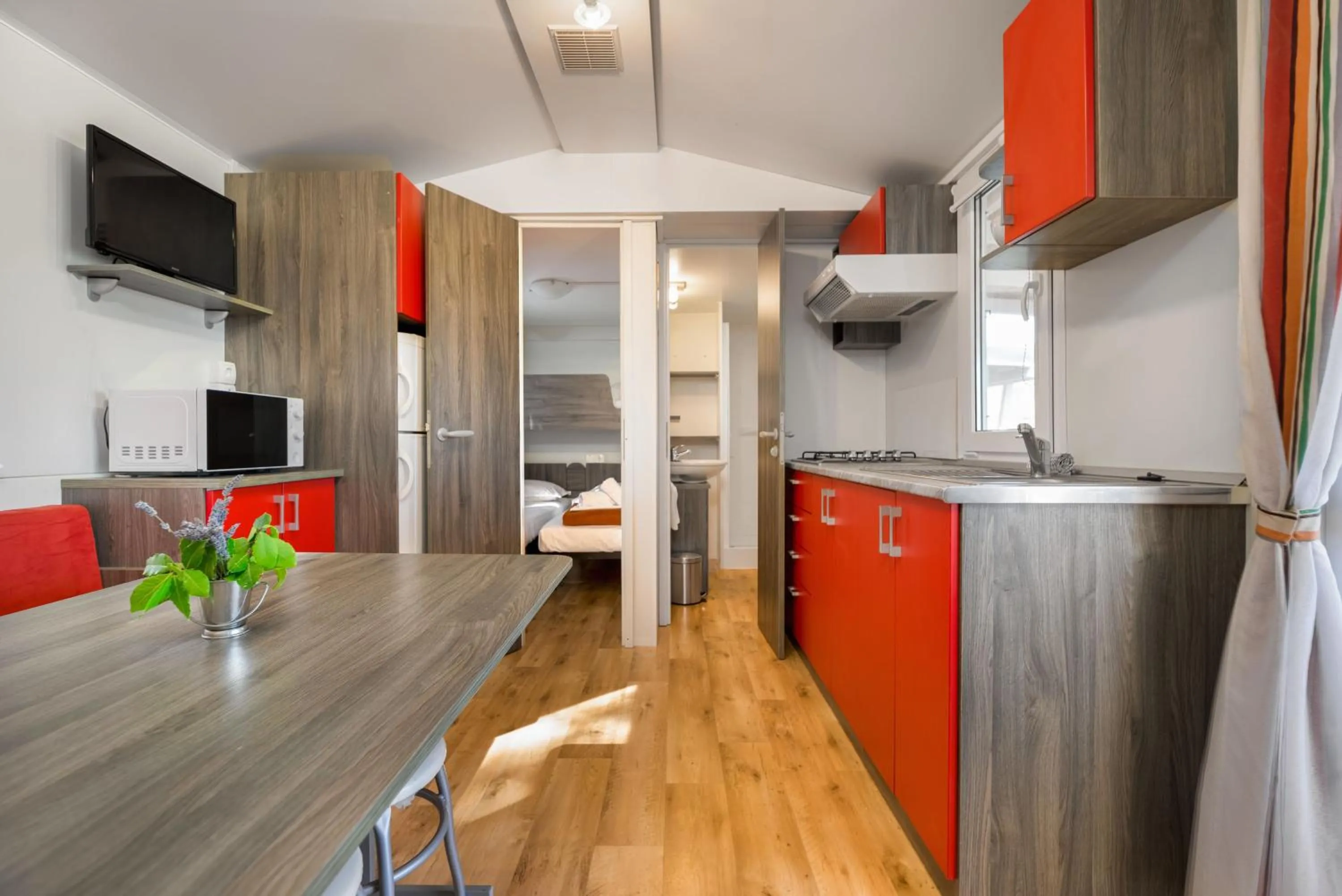 Dining area in Kamp Vira Mobile Homes