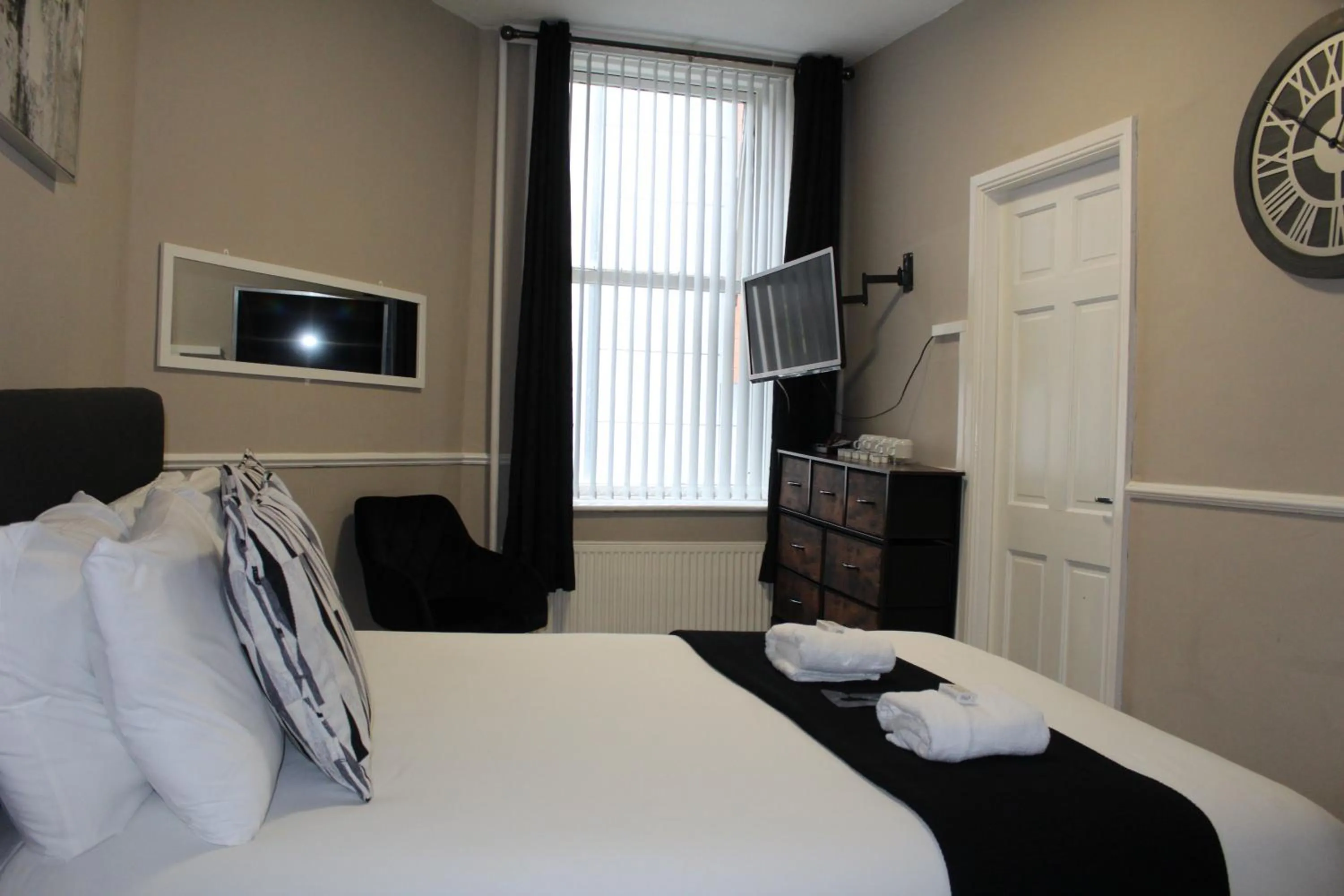 Bed in Mitre Hotel Manchester City Centre