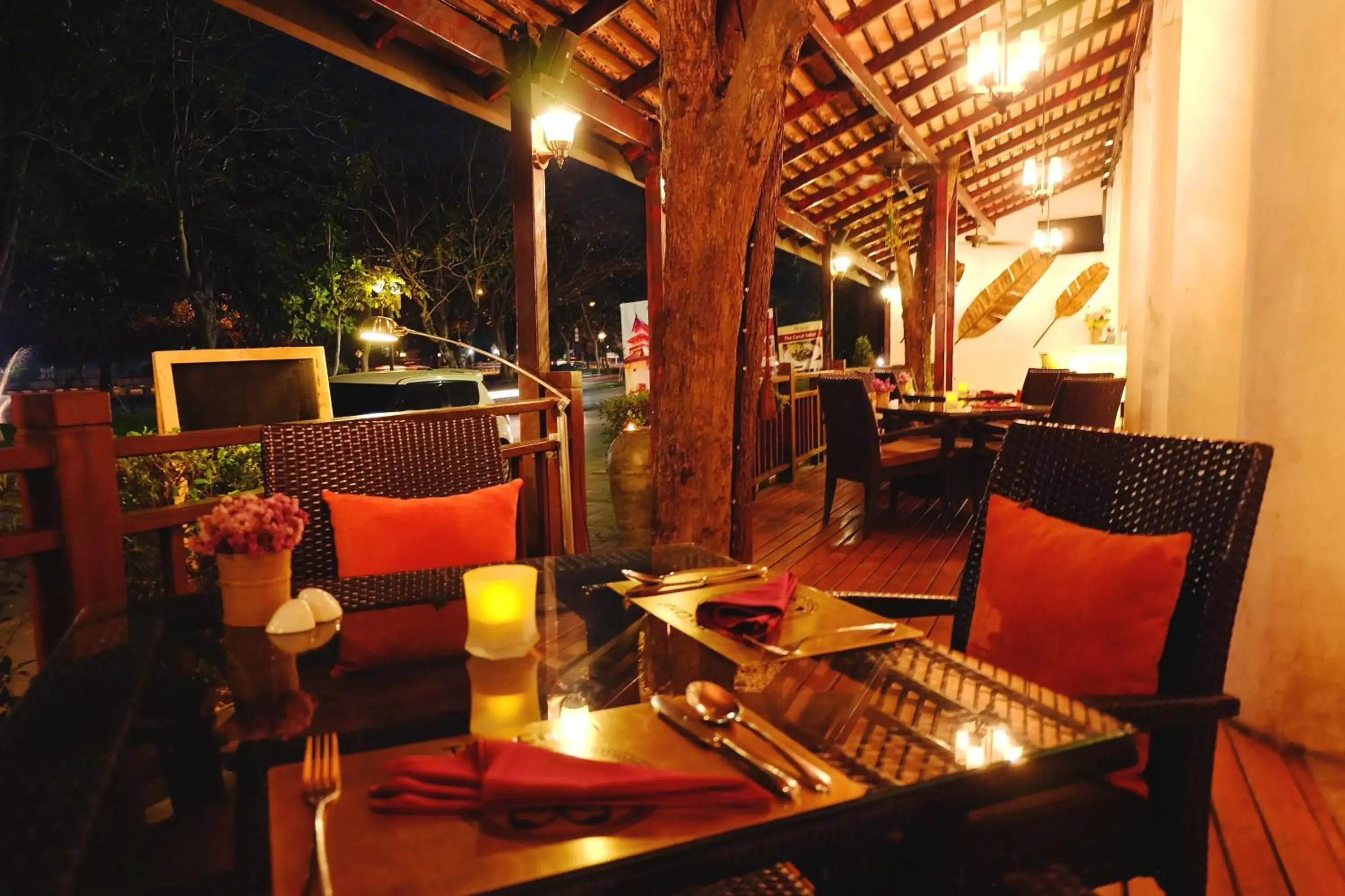 Restaurant/places to eat in The Rim Chiang Mai Restaurant/places to eat in The Rim Chiang Mai