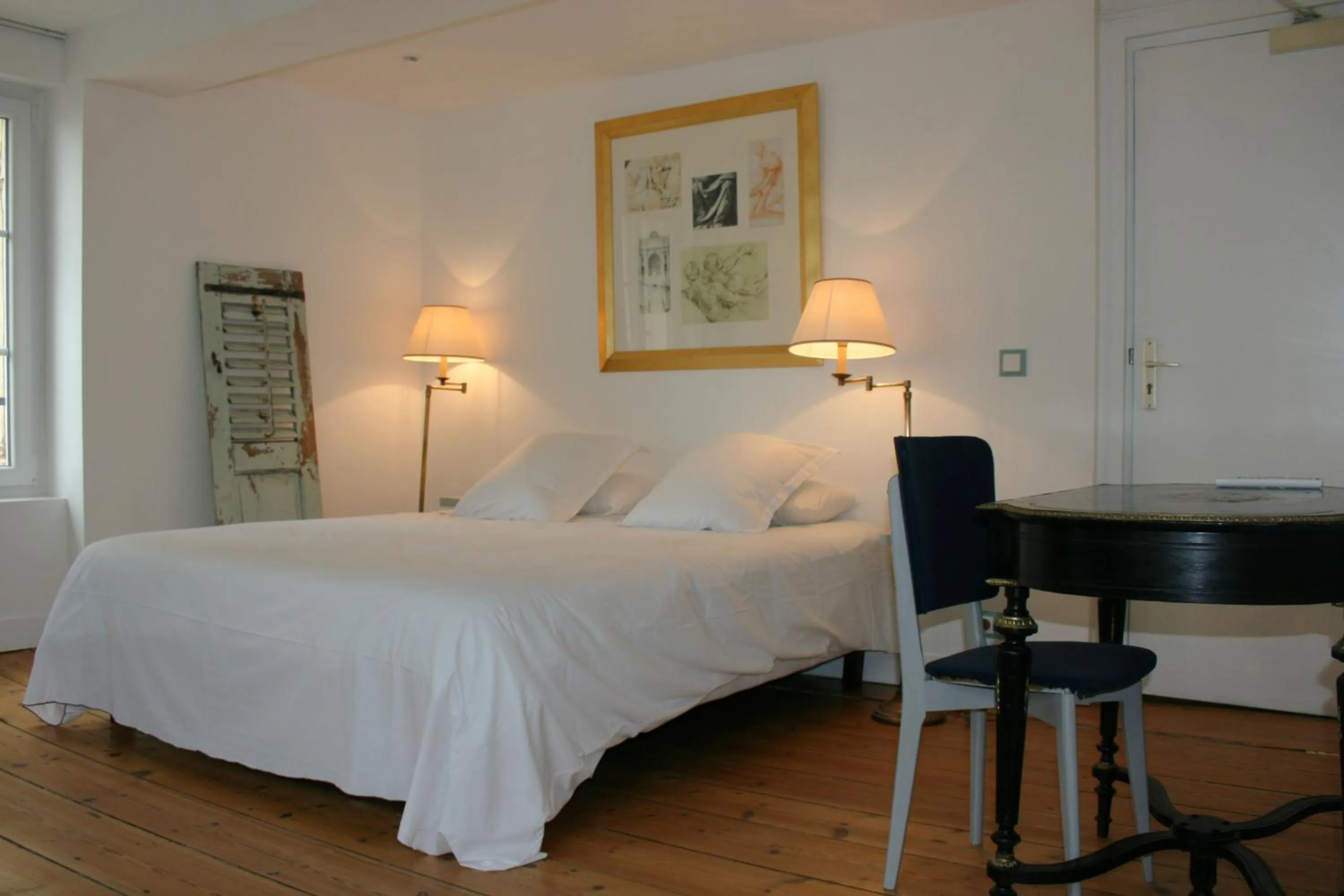 Photo of the whole room, Bed in La Maison de la Plage