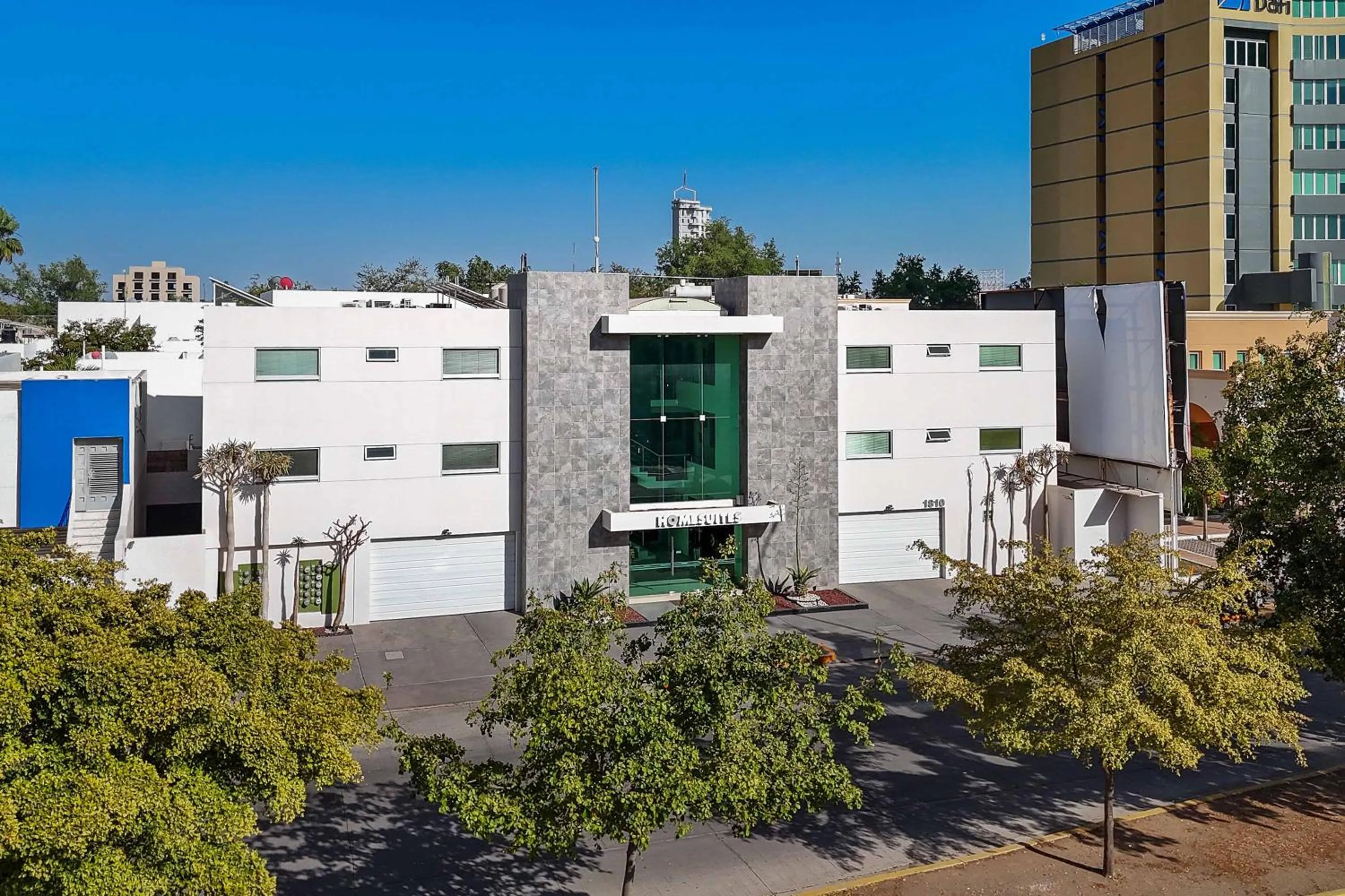 Property building in Homesuites Zaragoza