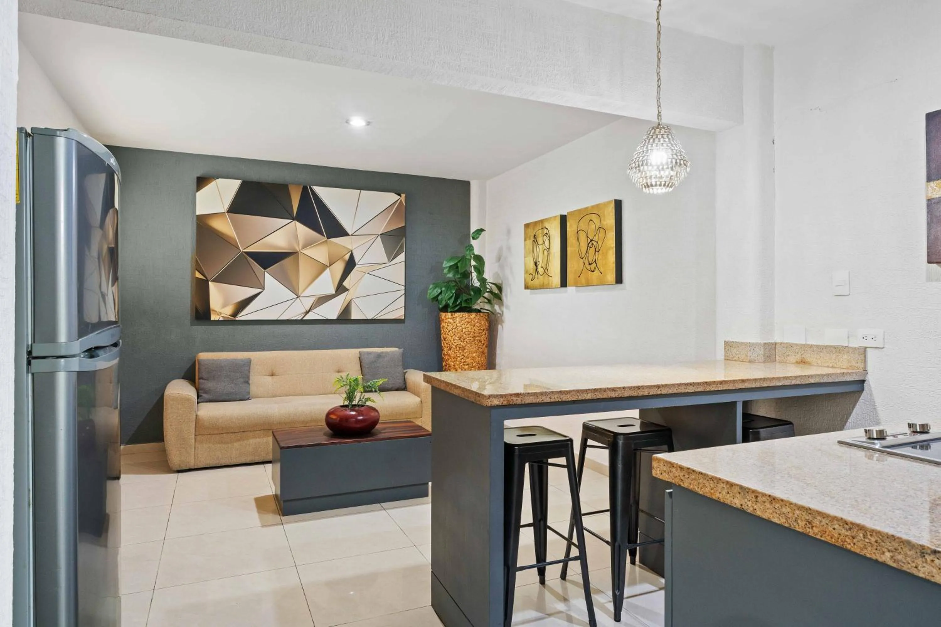 Kitchen or kitchenette in Homesuites Zaragoza