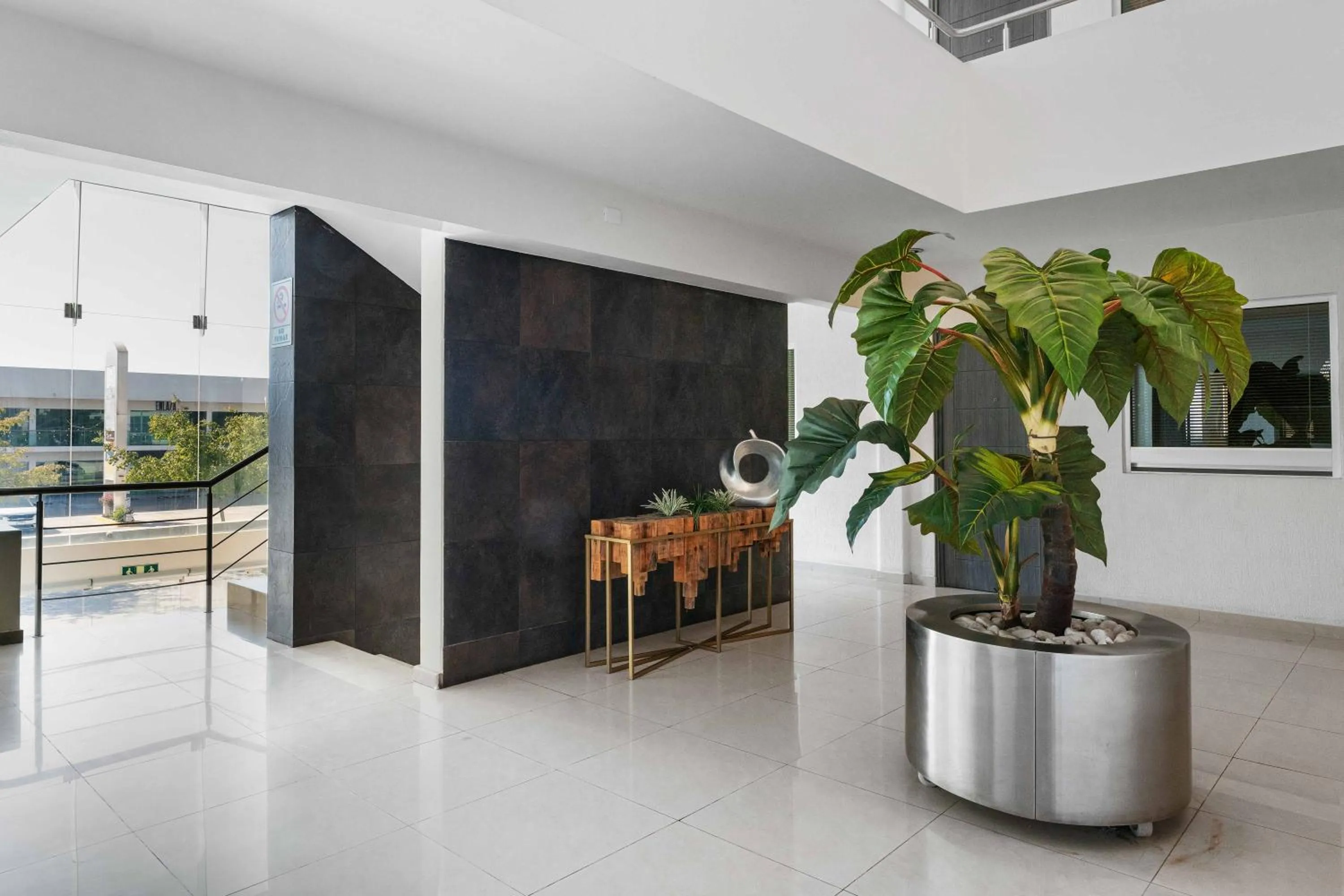 Property building in Homesuites Zaragoza