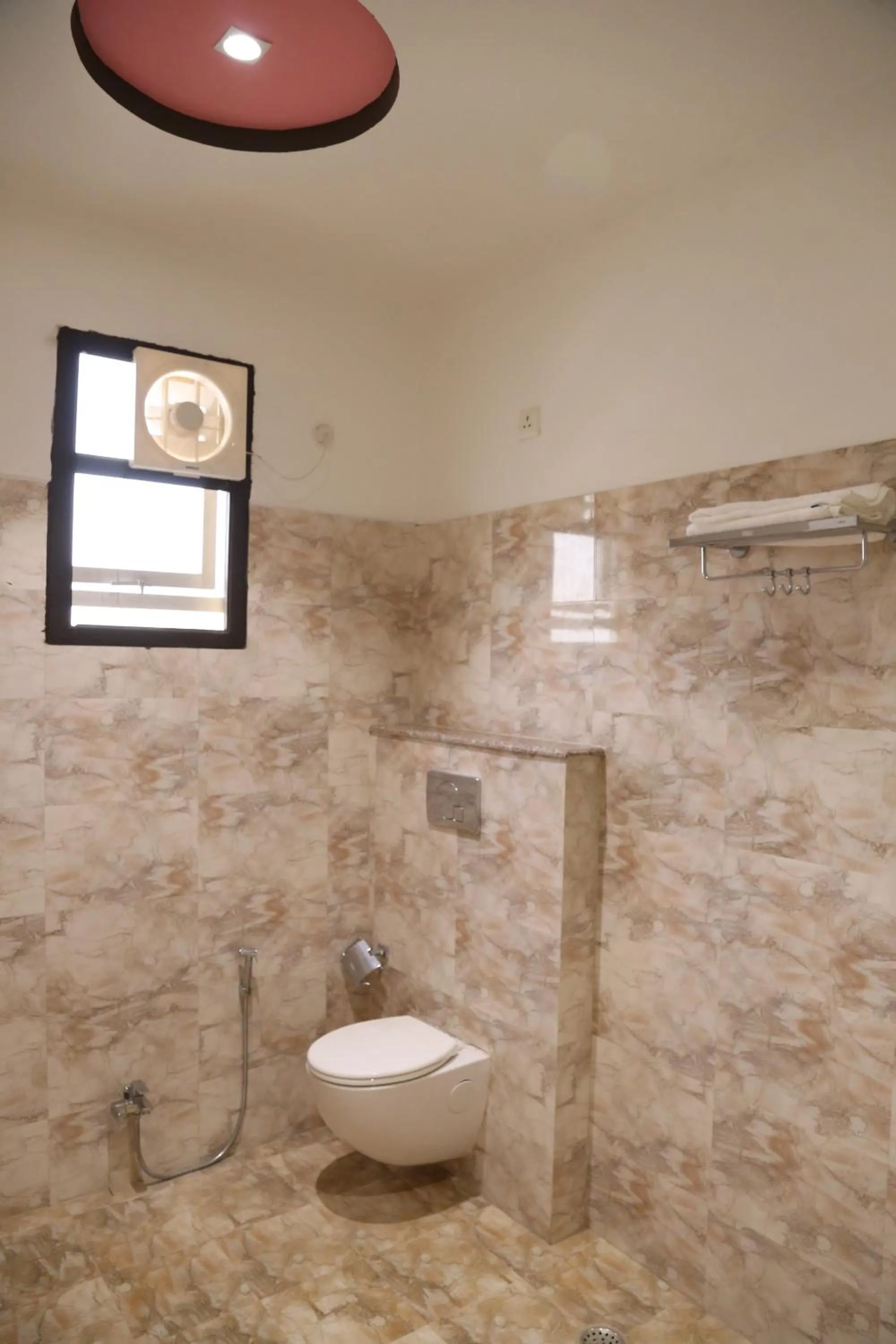 Hotel Dhanraj Palace